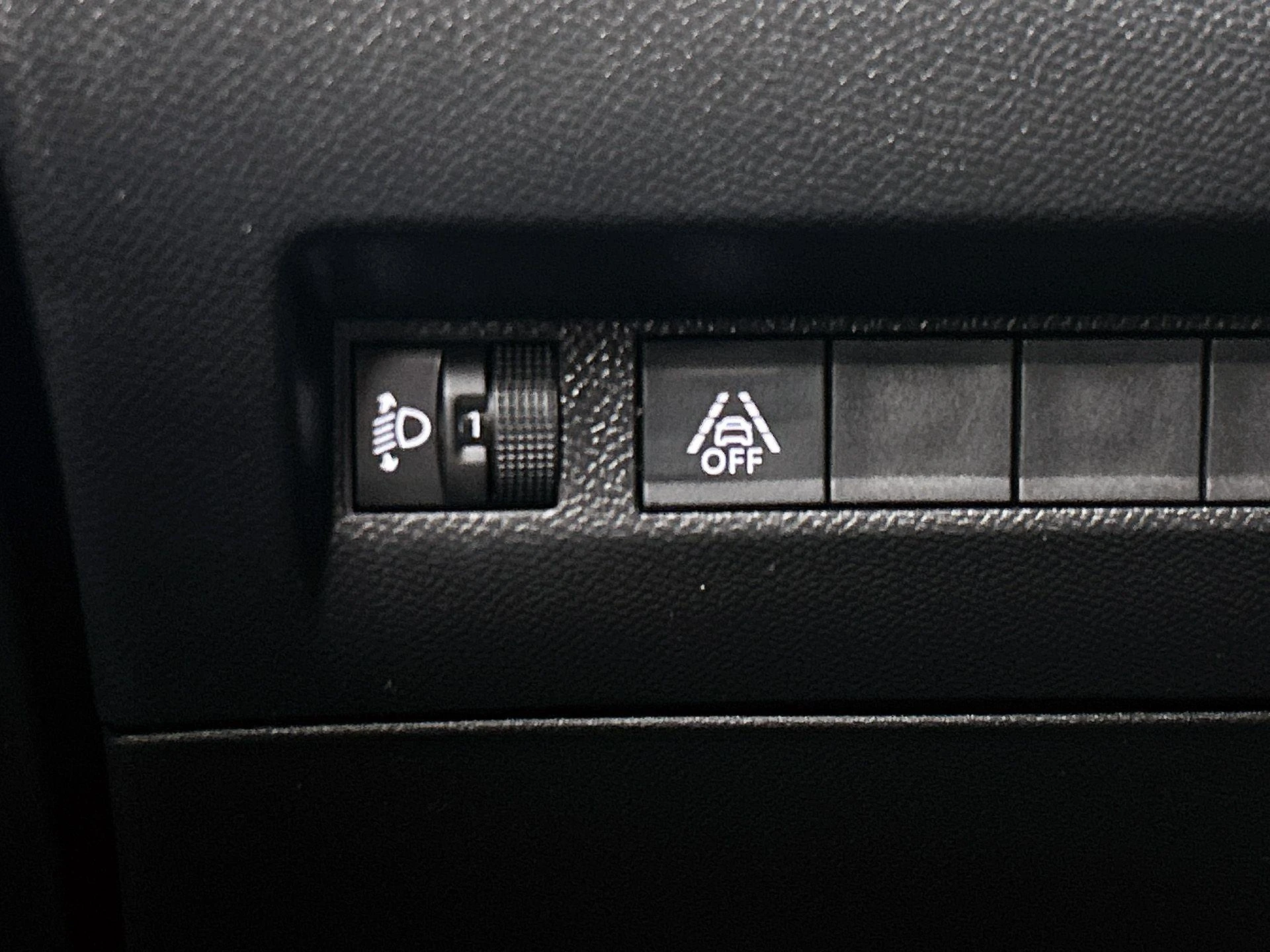 Peugeot-e-208-image-22