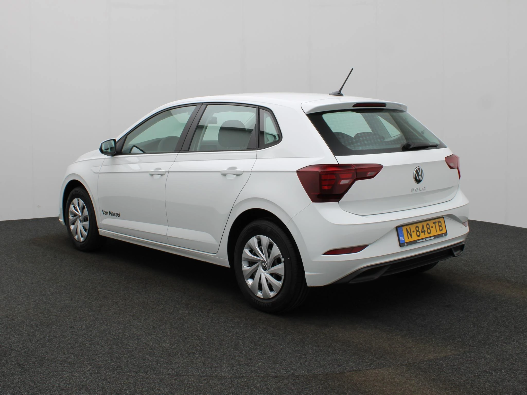 Volkswagen-Polo-image-1