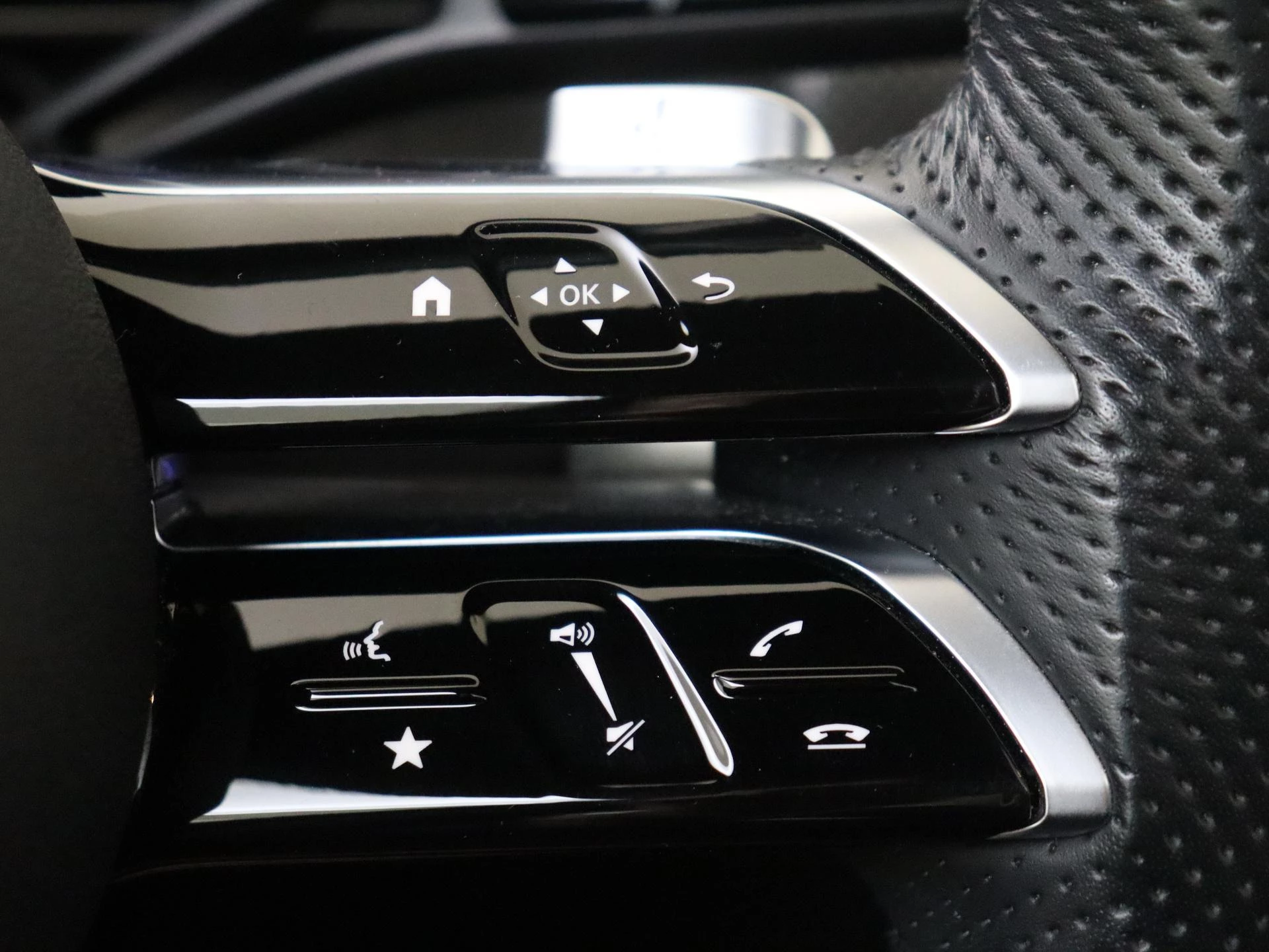 Mercedes-Benz GLC 300e 4MATIC AMG Line