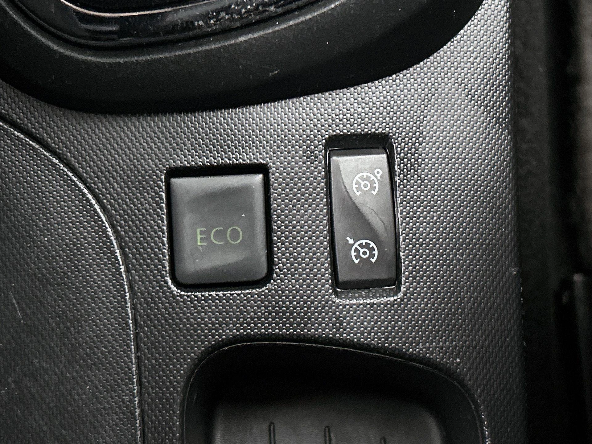 Renault-Captur-image-3