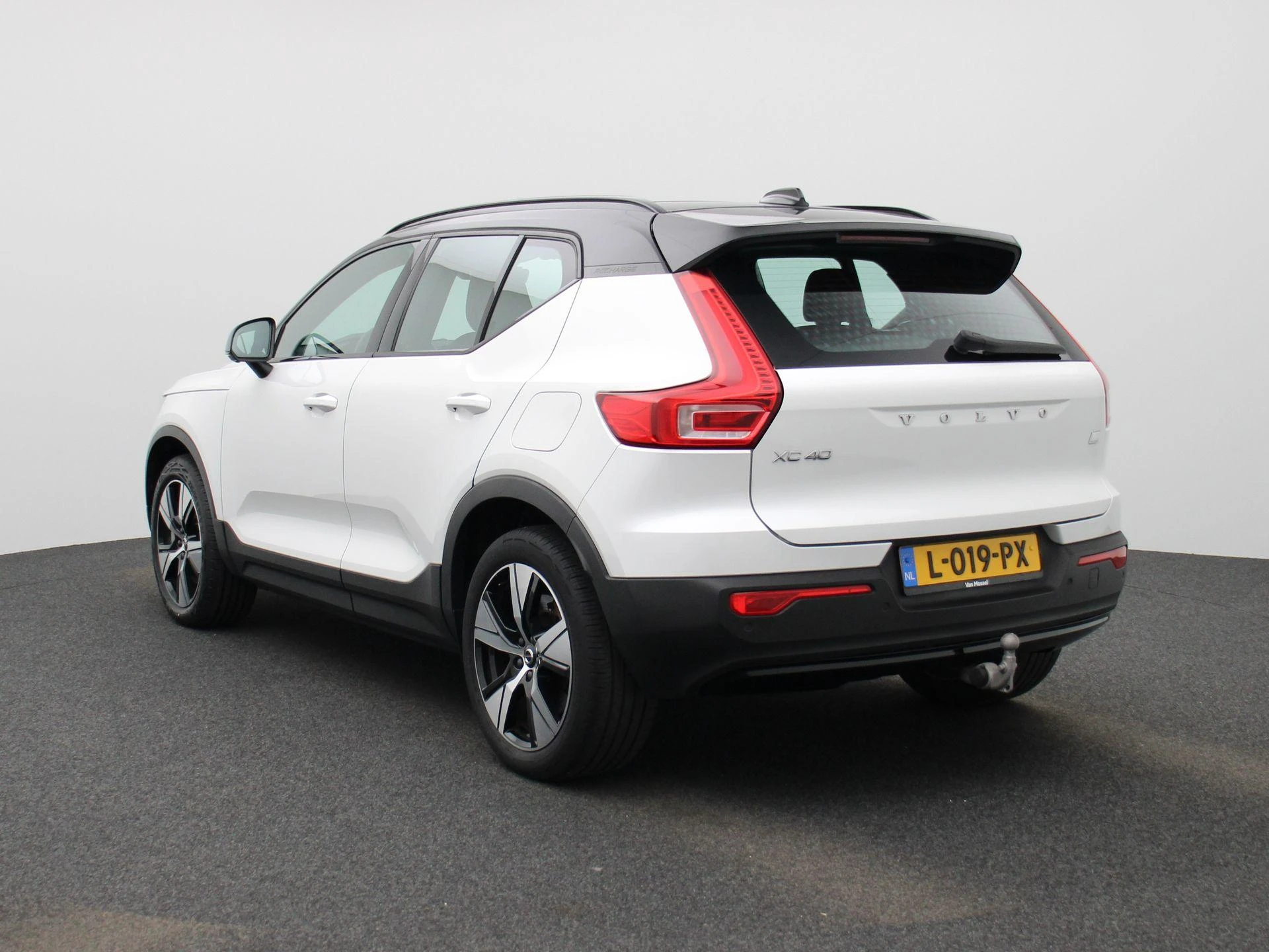 Volvo-XC40-image-2