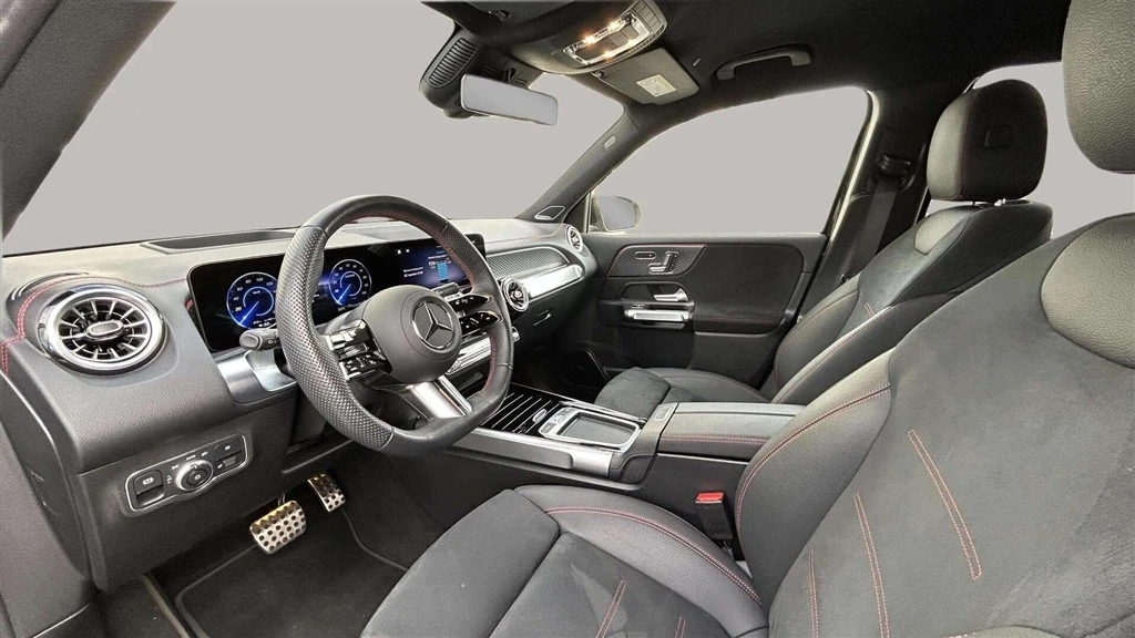 Mercedes-Benz-EQB-image-9