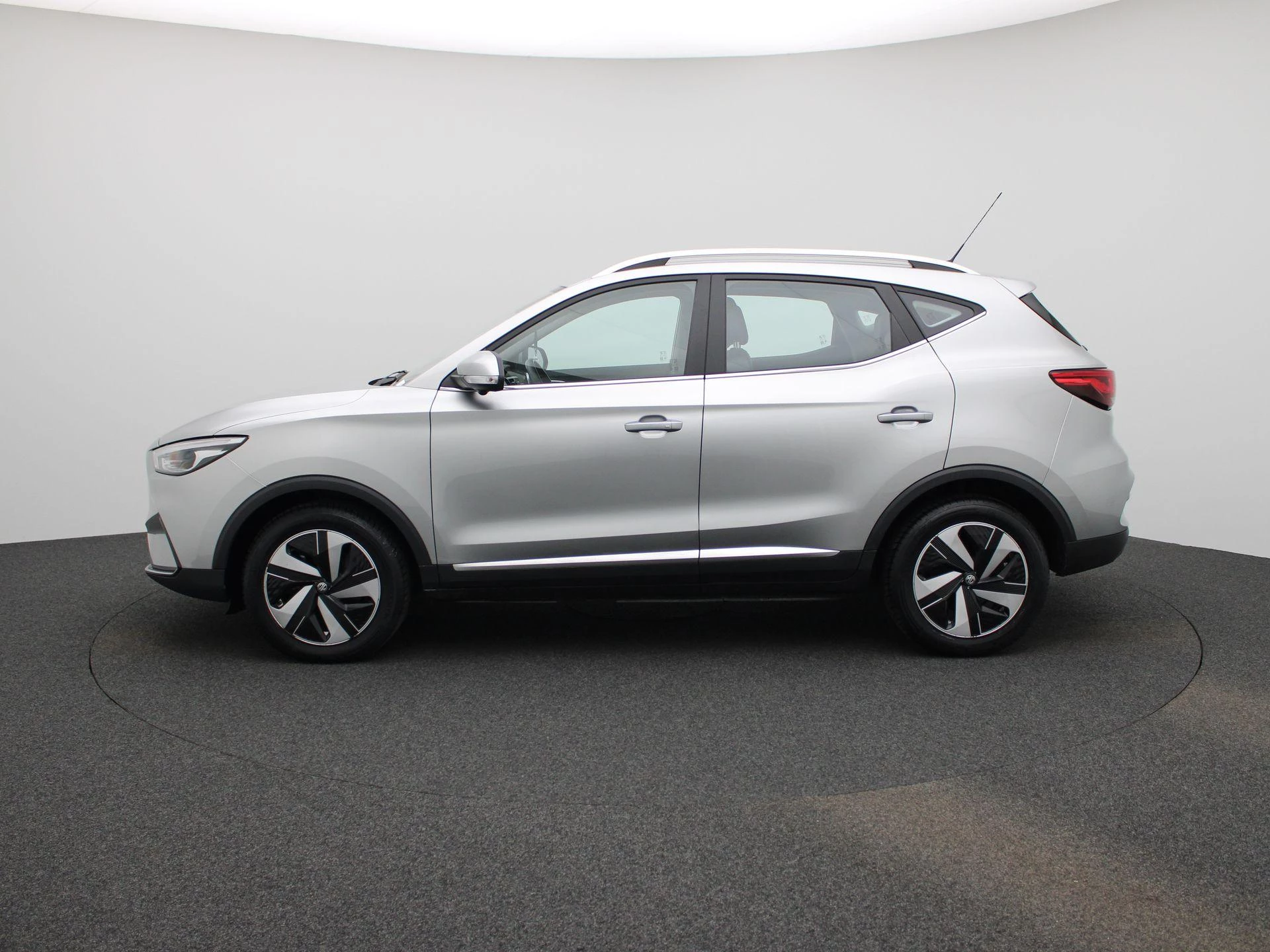 MG-ZS EV-image-3