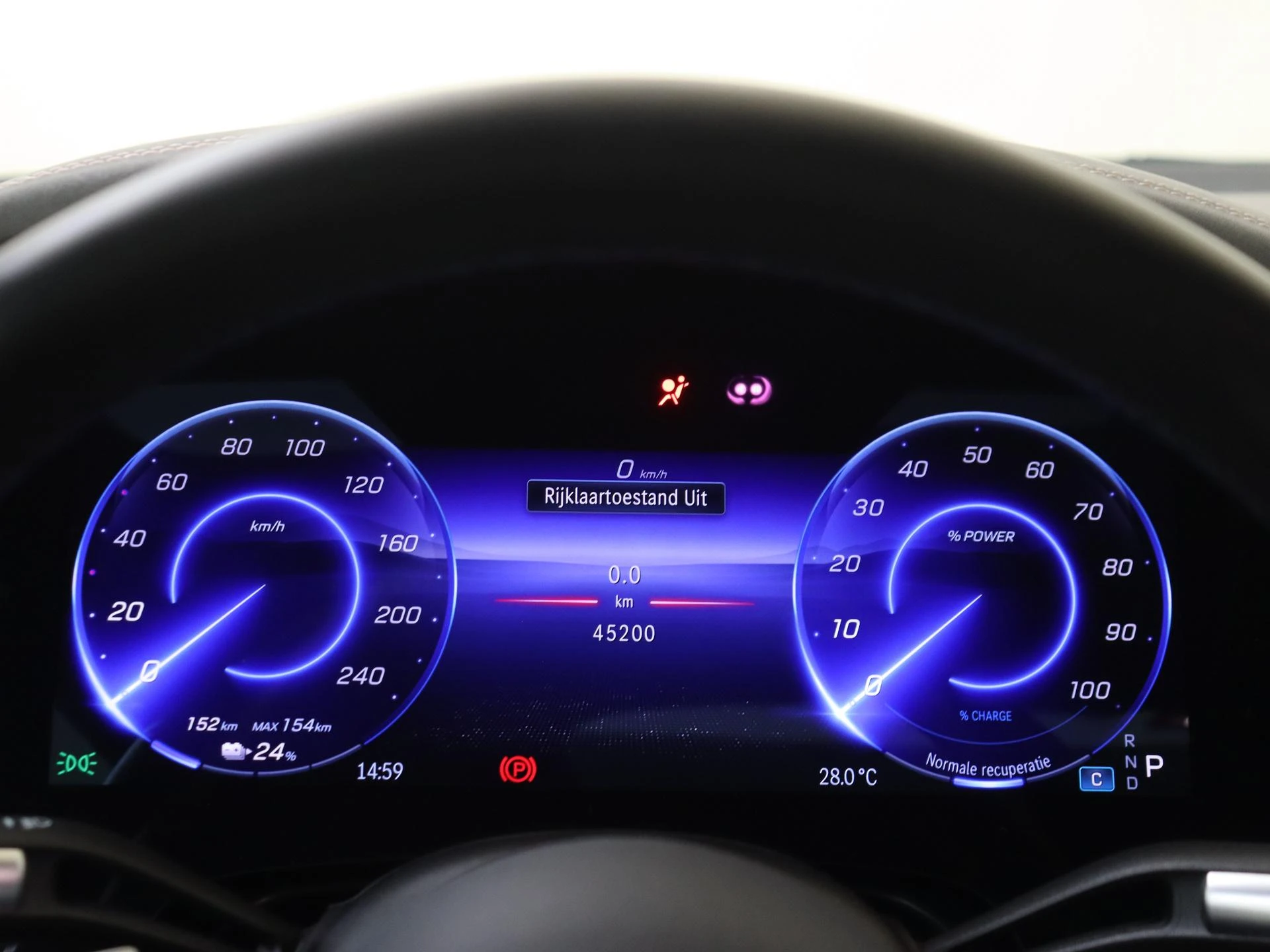 Mercedes-Benz-EQS-image-11