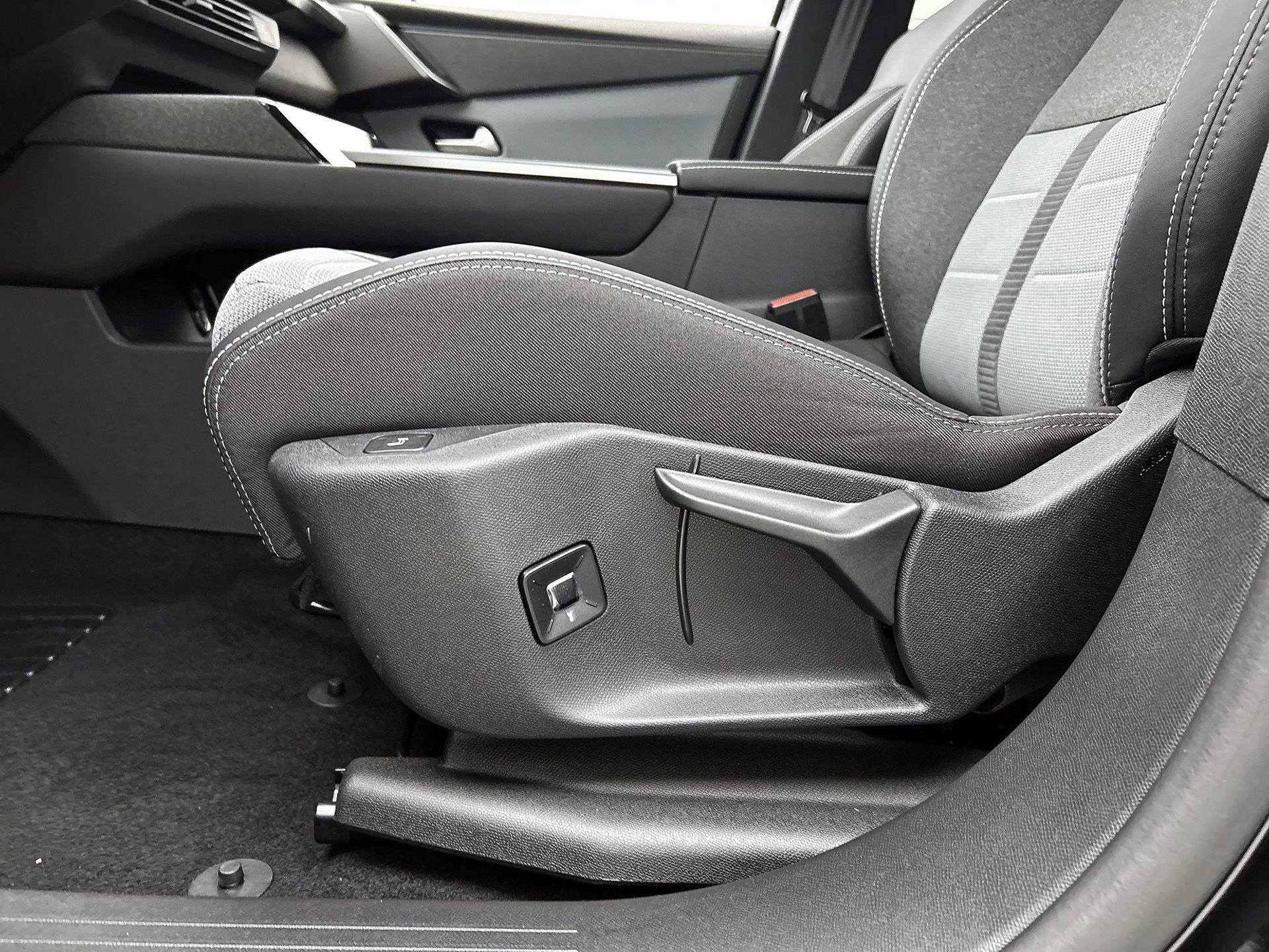 Opel-Grandland-image-9