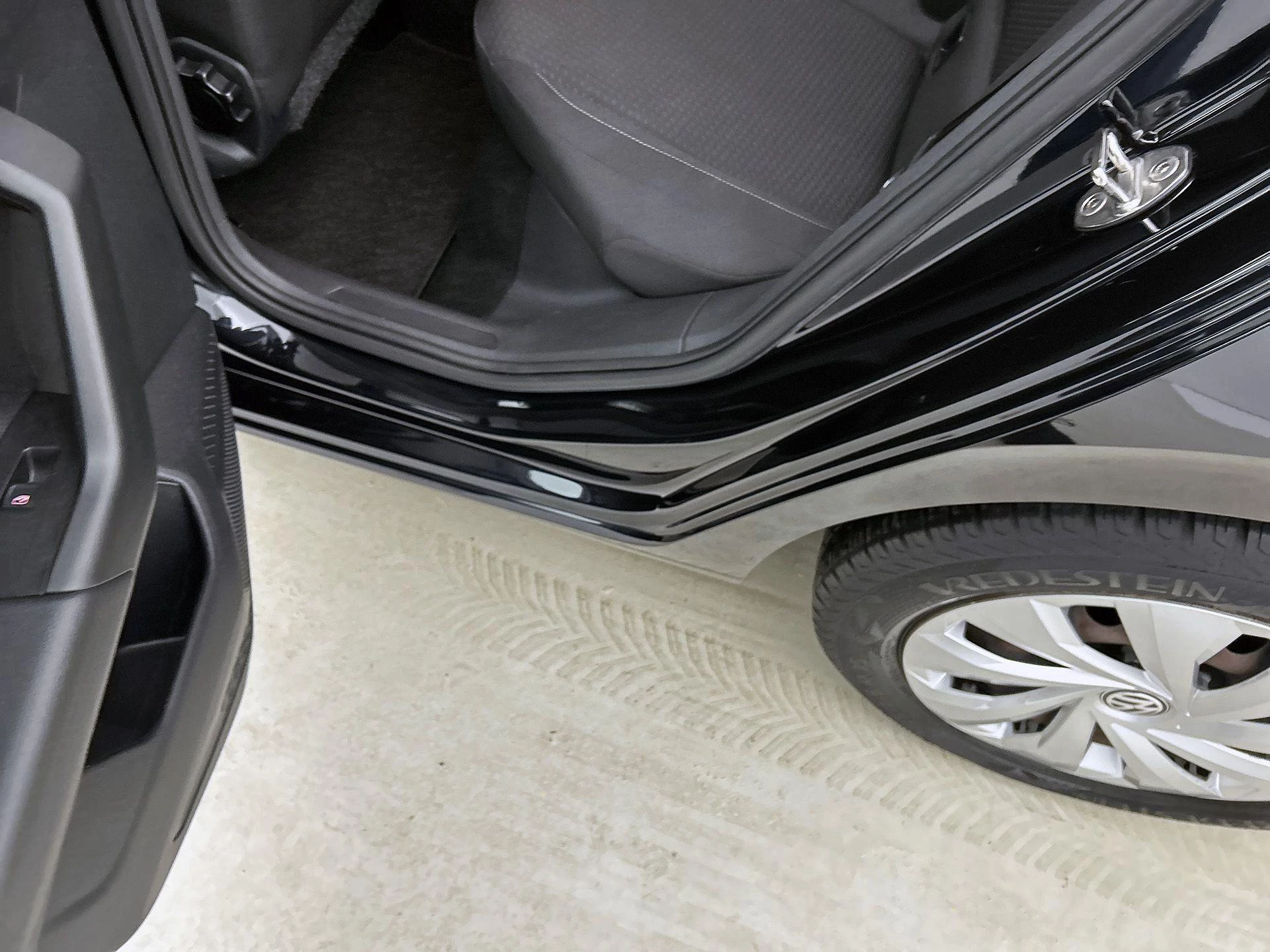 Volkswagen-Polo-image-26