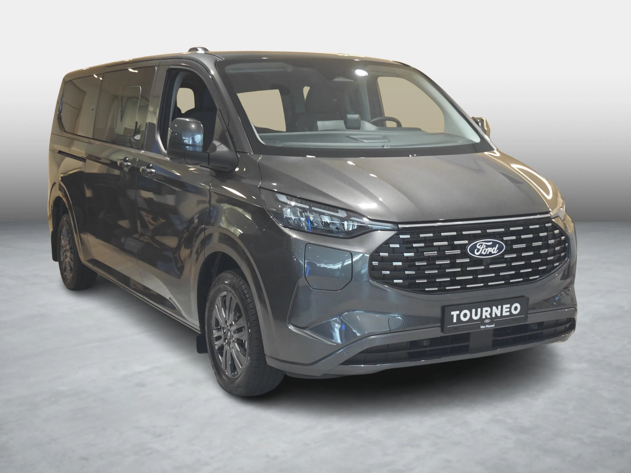 Ford-Tourneo Custom-image-2