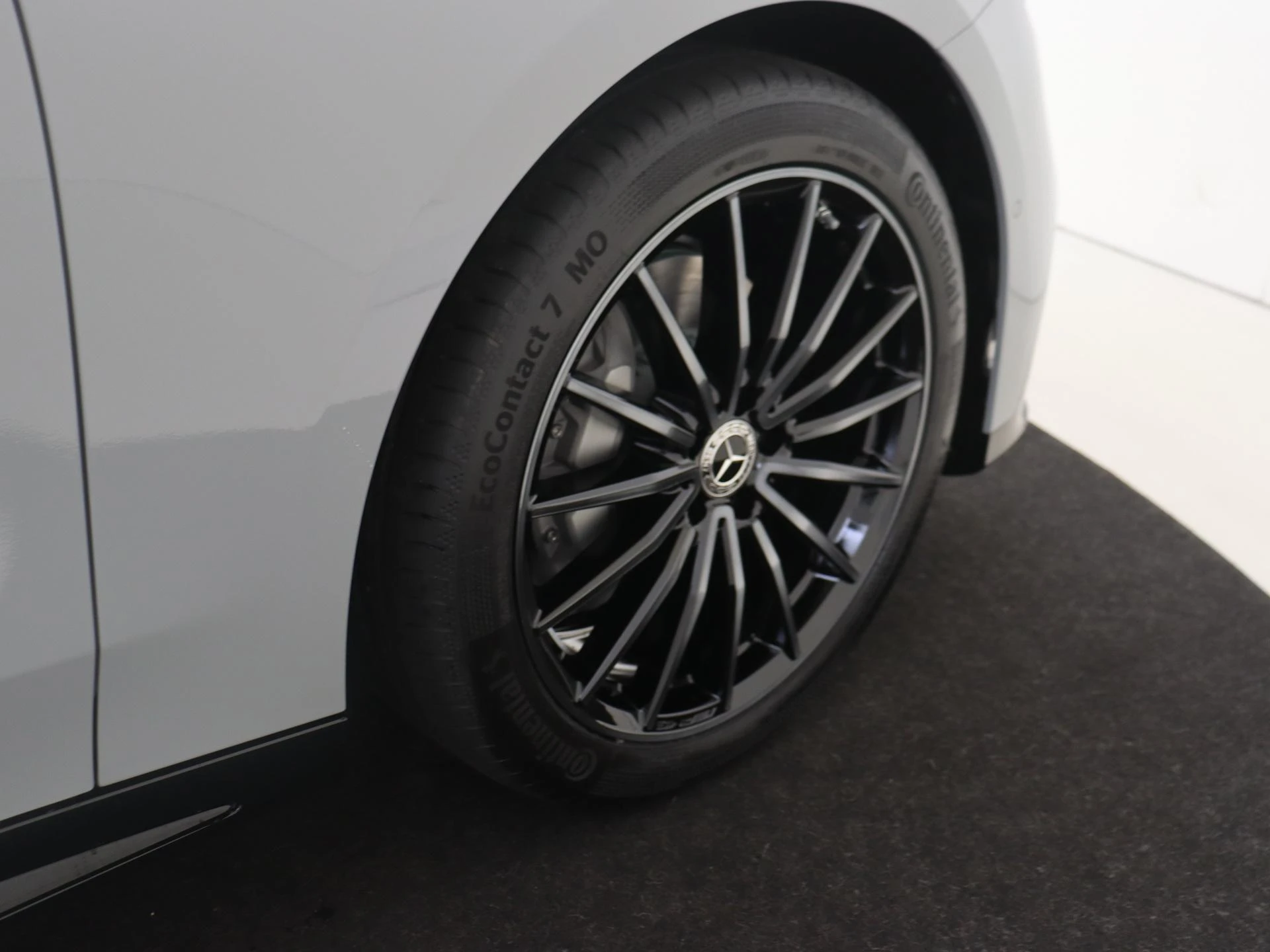 Mercedes-Benz-C-Klasse-image-30