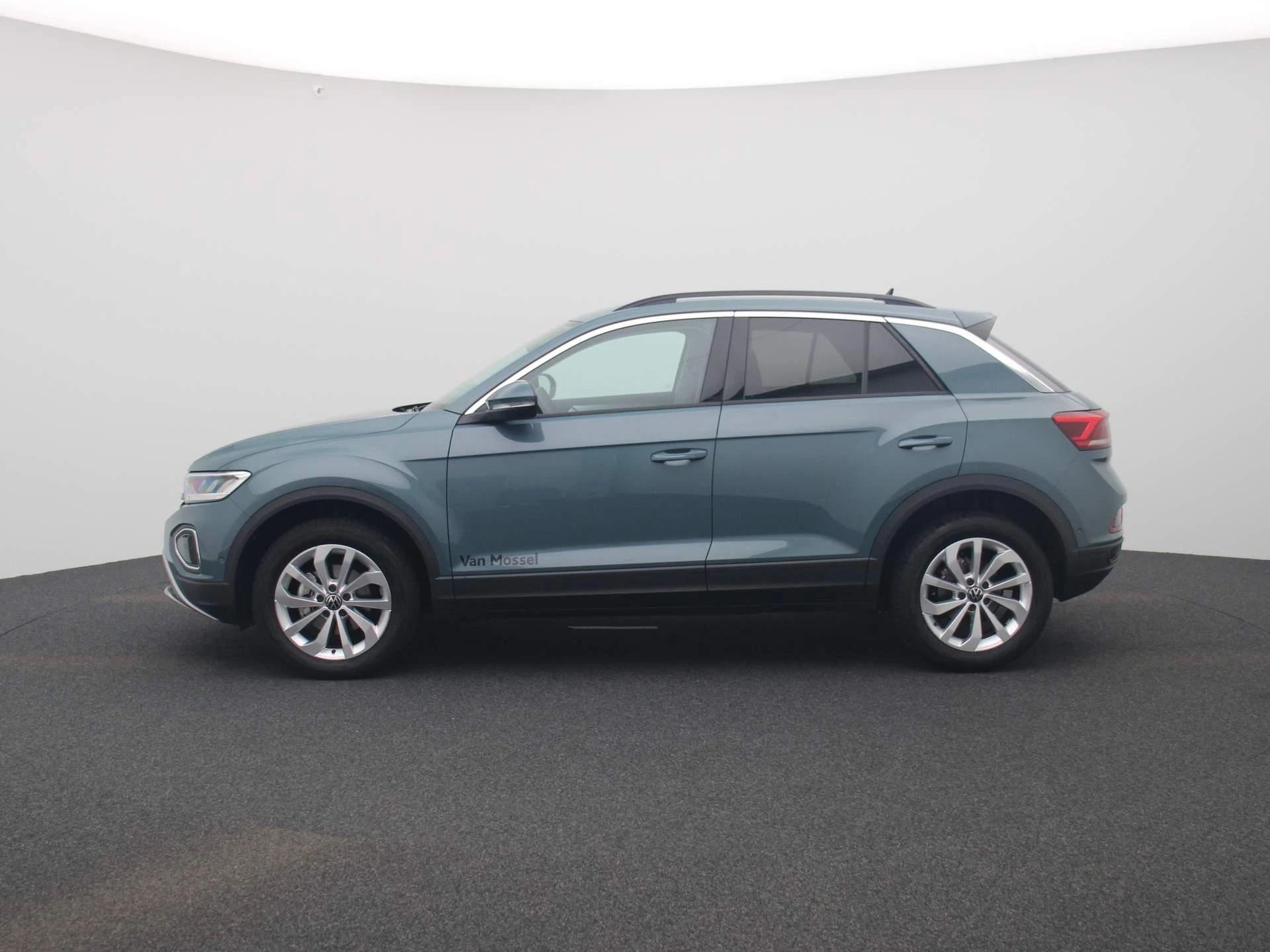 Volkswagen-T-Roc-image-3