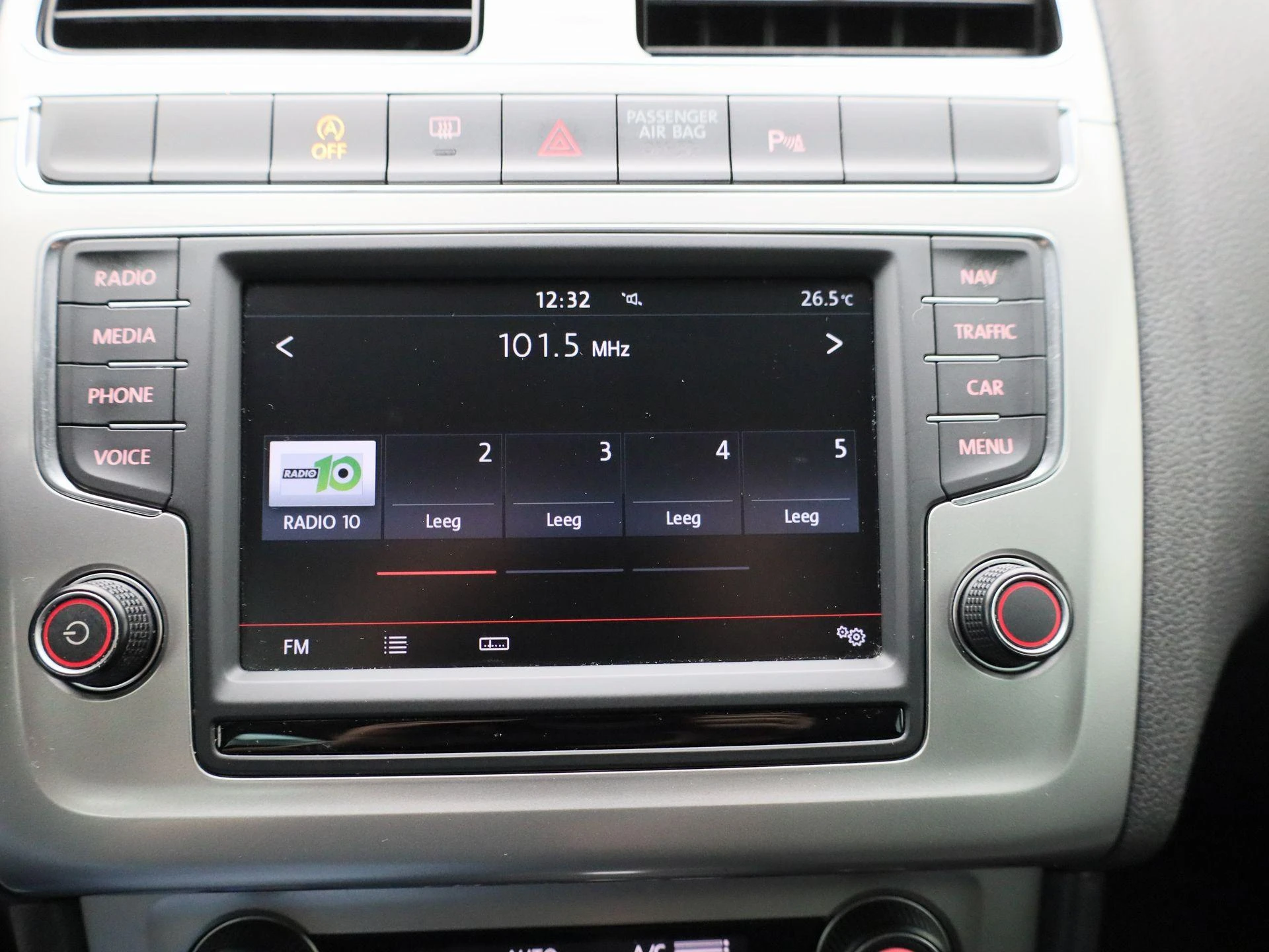 Volkswagen-Polo-image-13