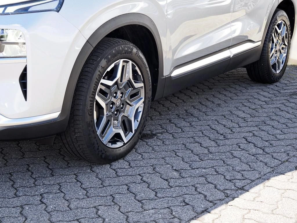 Hyundai-Santa Fe-image-6