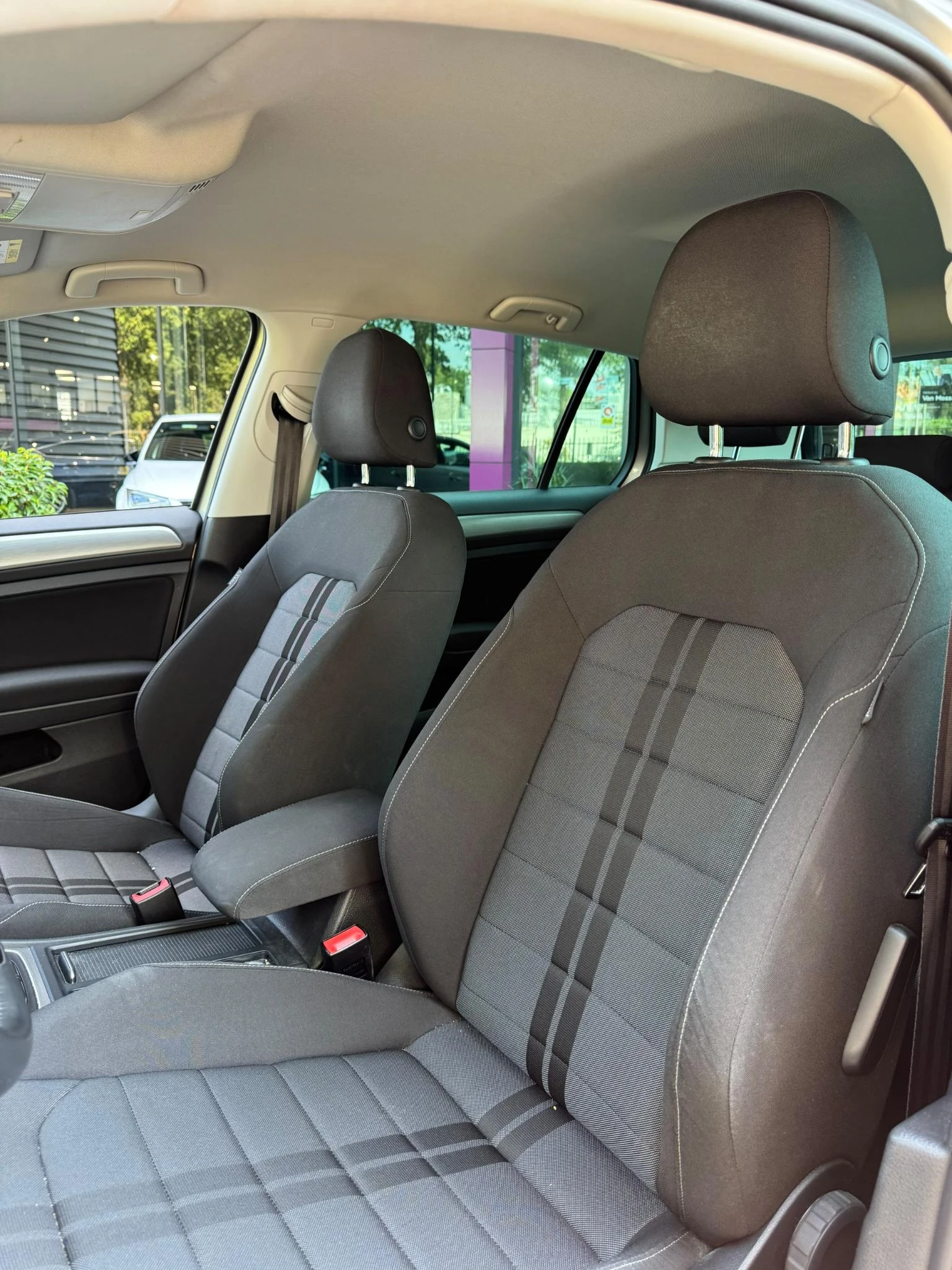 Volkswagen-Golf-image-6