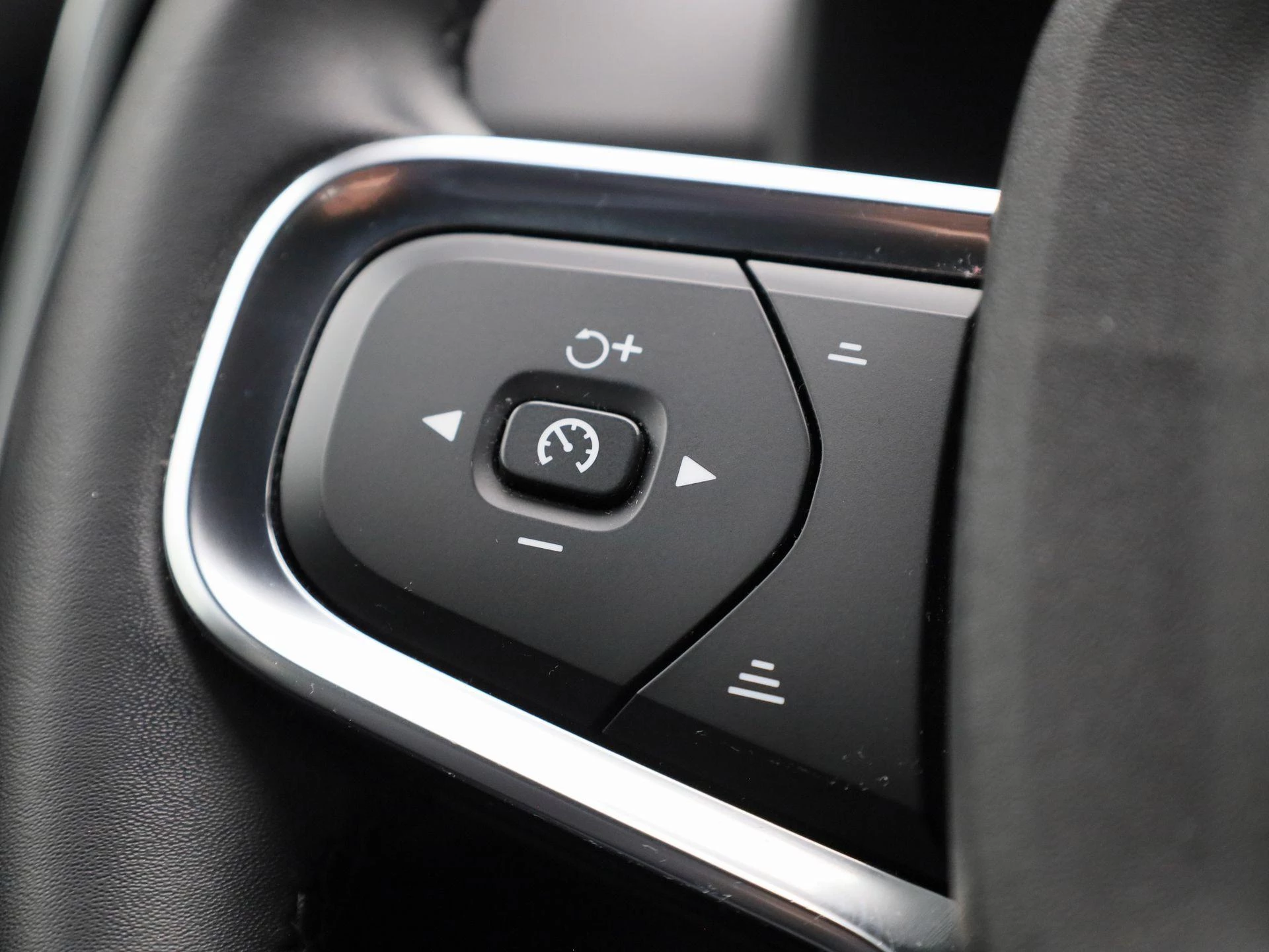 Volvo XC40 Recharge Core