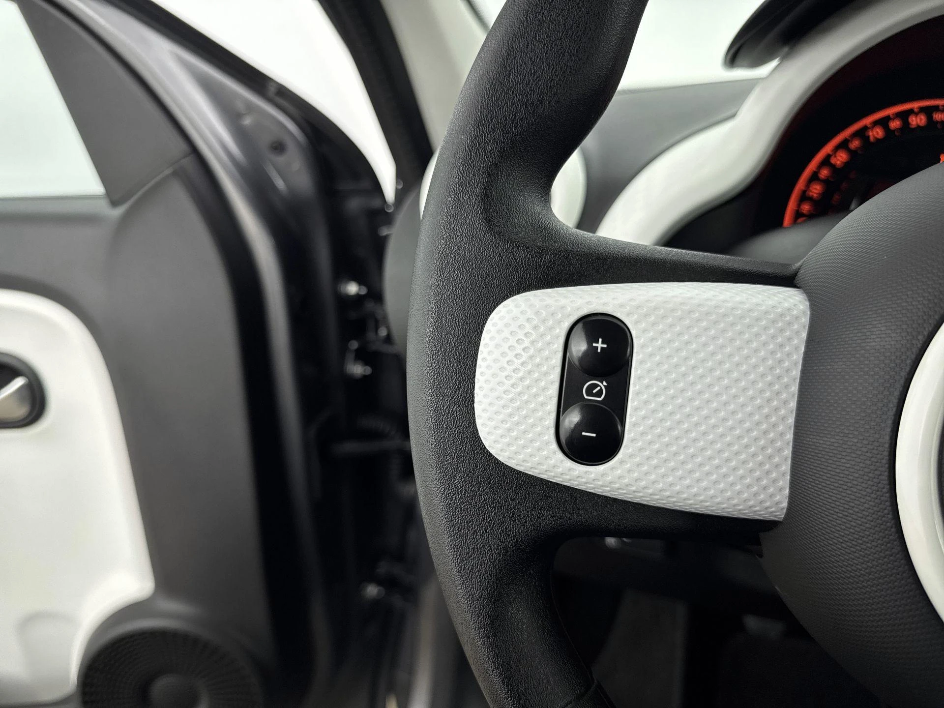 Renault-Twingo-image-5