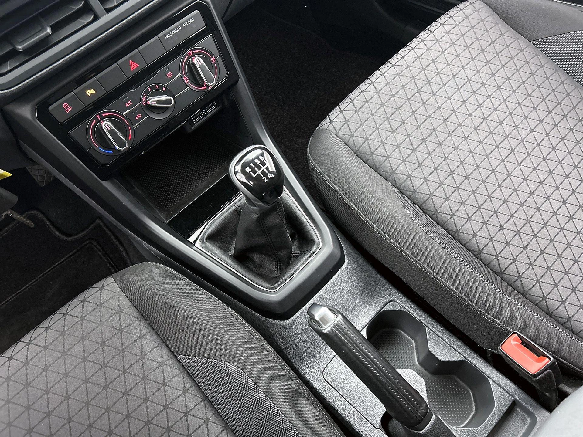 Volkswagen-T-Cross-image-10