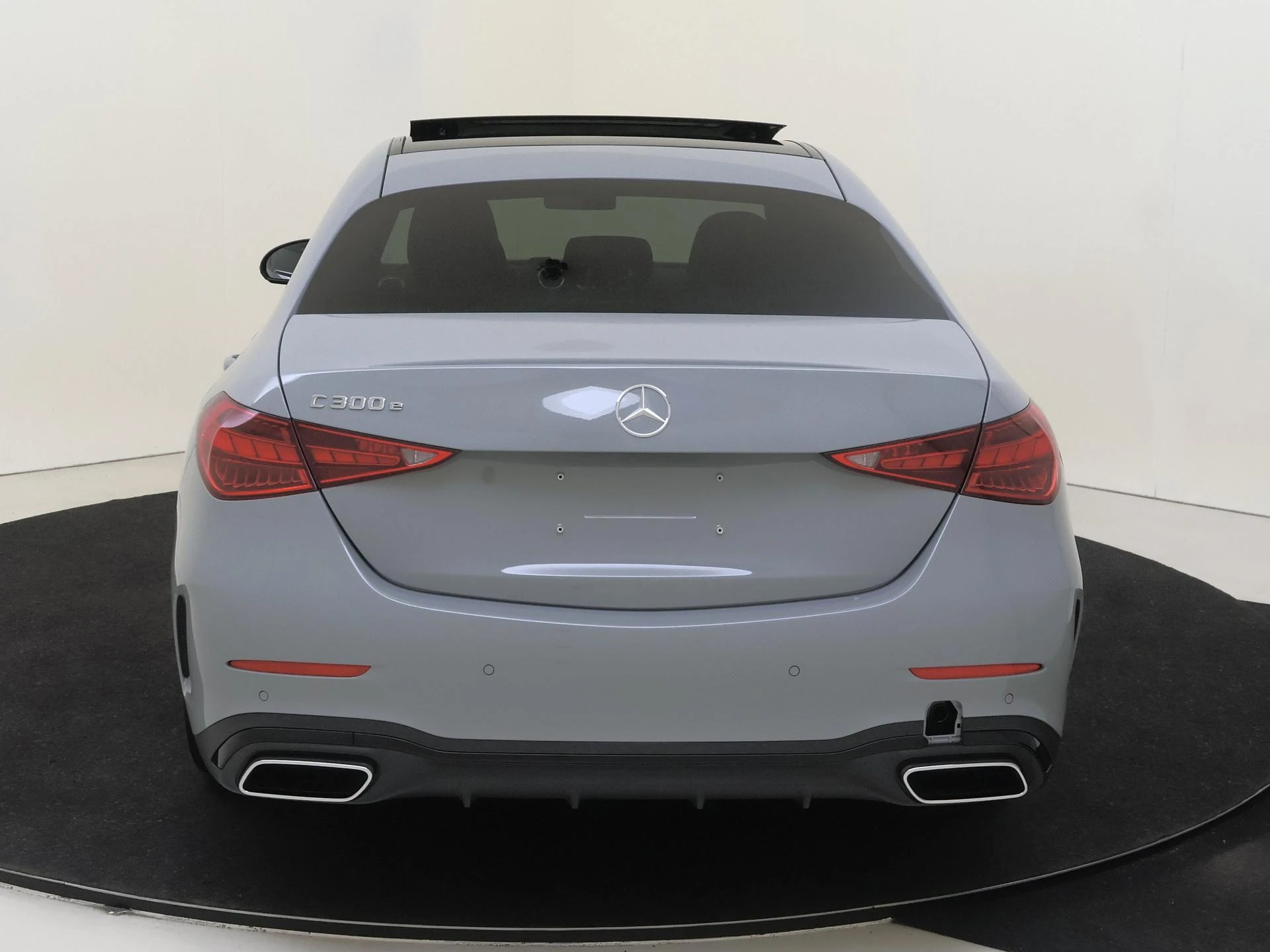 Mercedes-Benz-C-Klasse-image-5
