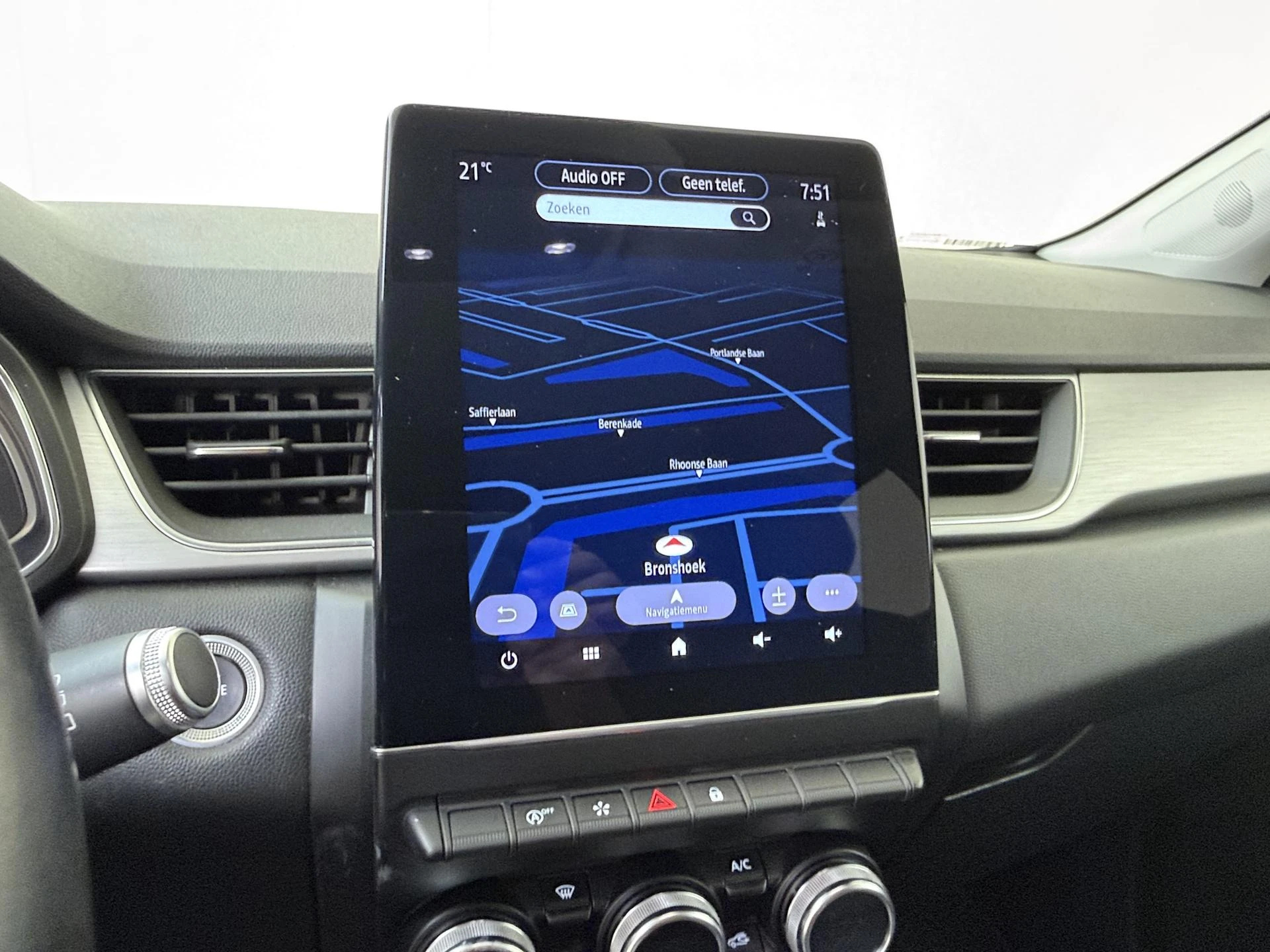 Renault-Captur-image-17