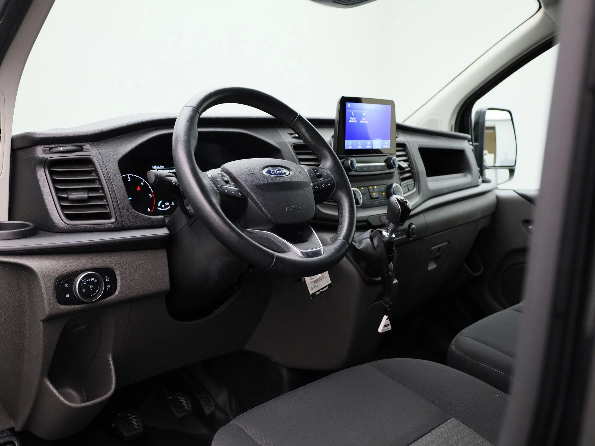 Ford-Transit Custom-image-25