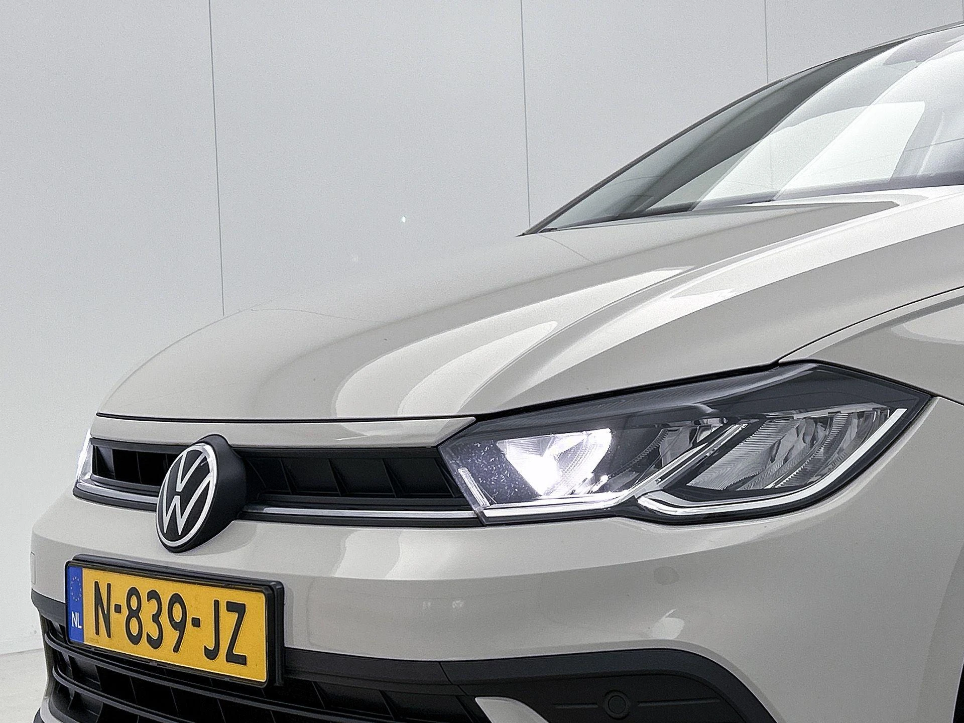 Volkswagen-Polo-image-16