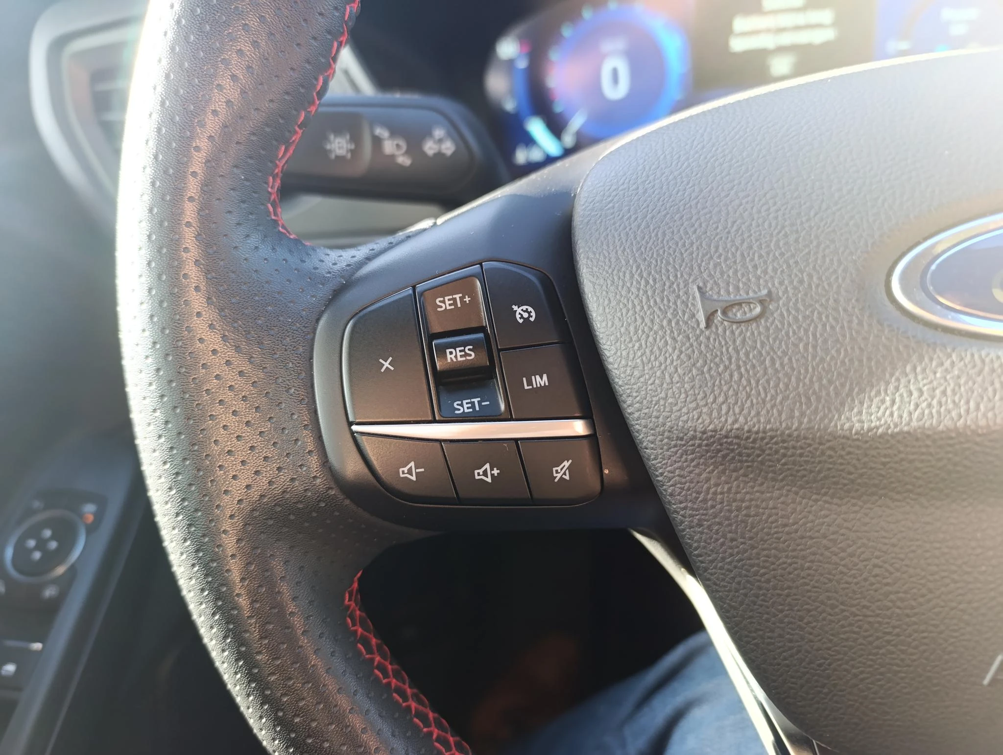 Ford-Kuga-image-21