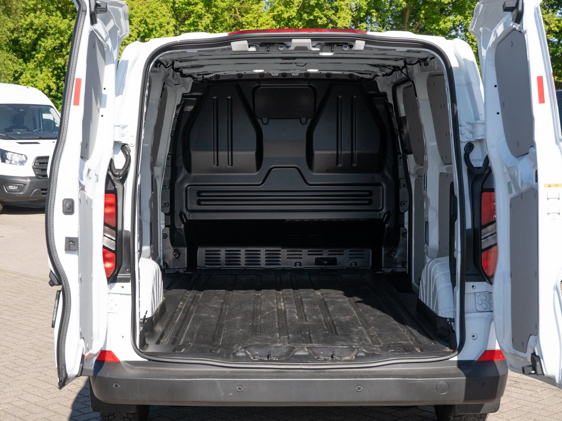 Ford-Transit Custom-image-7