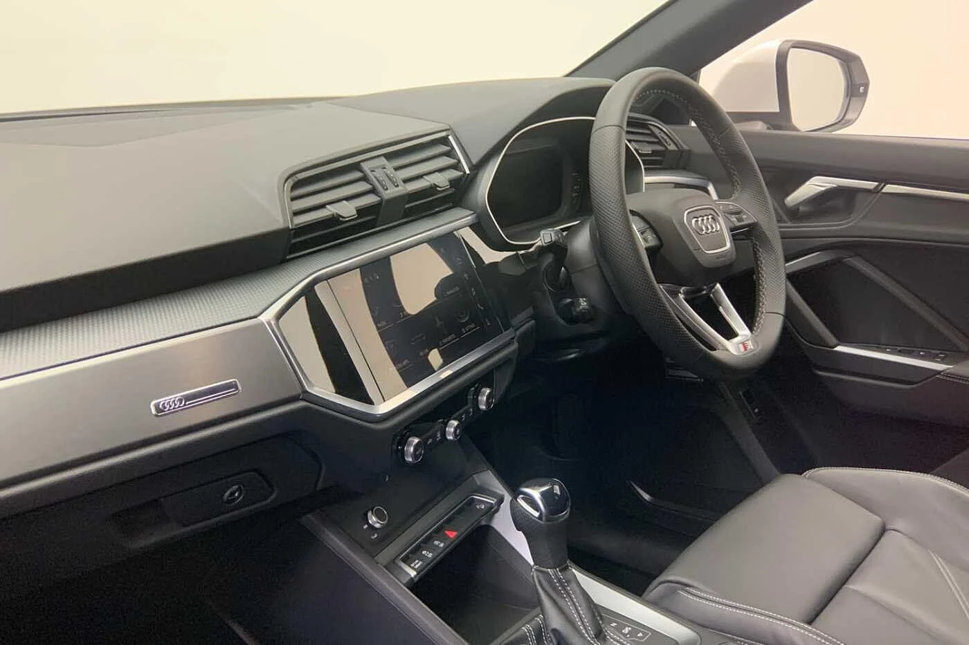 Audi-Q3-image-11