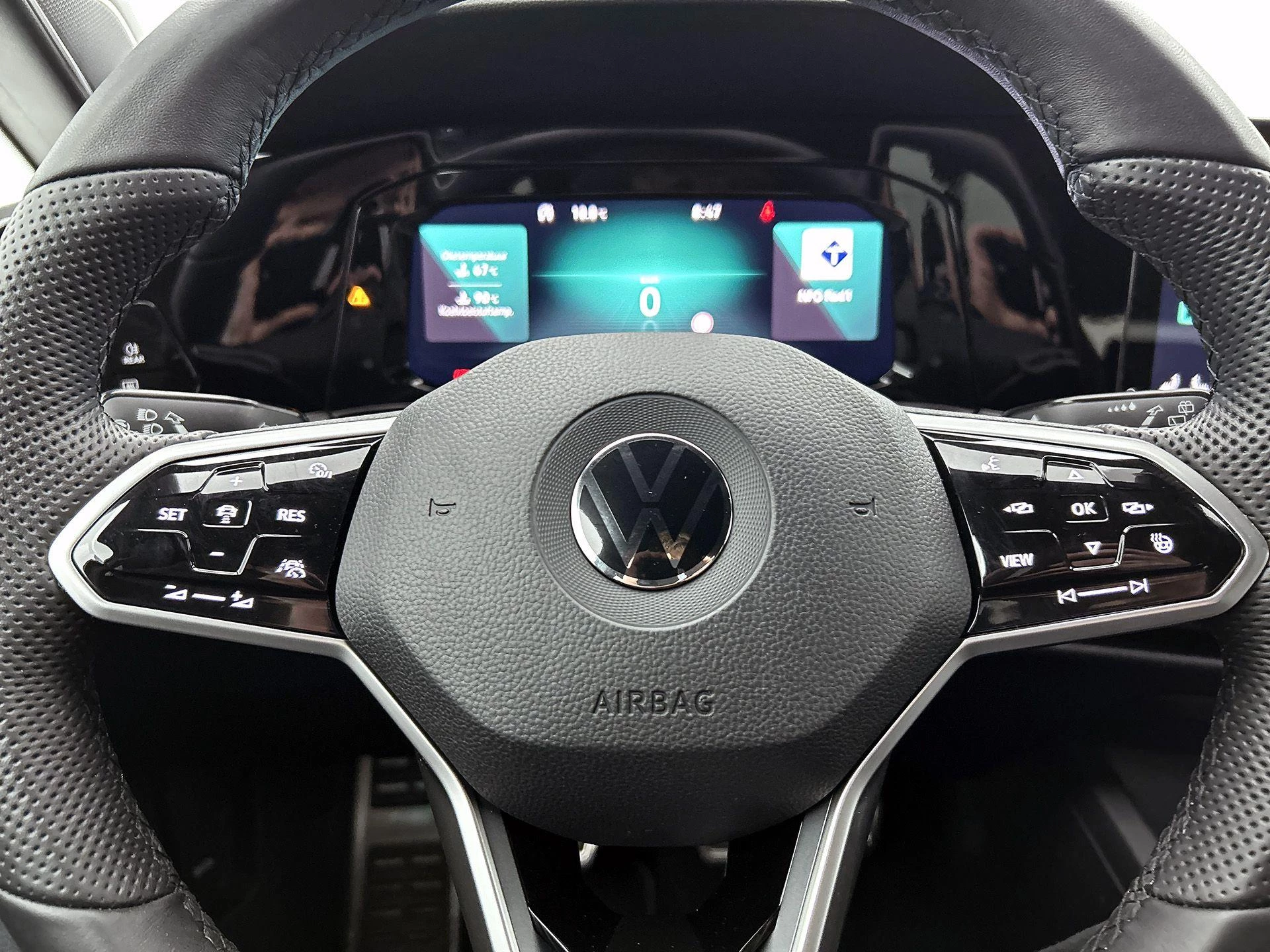 Volkswagen-Golf-image-38