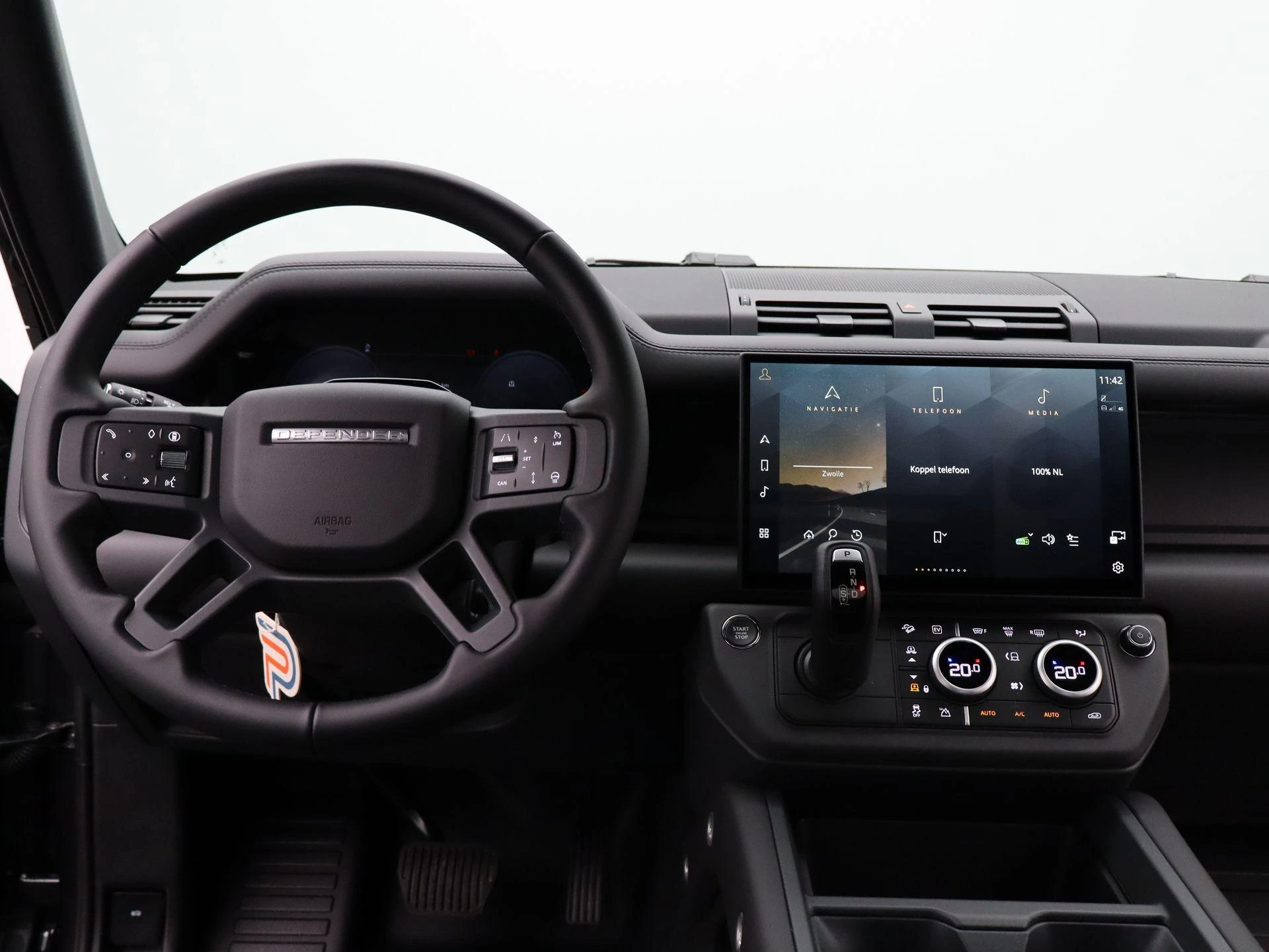 Land Rover Defender 110 2.0 P300e 110 Dynamic Edition