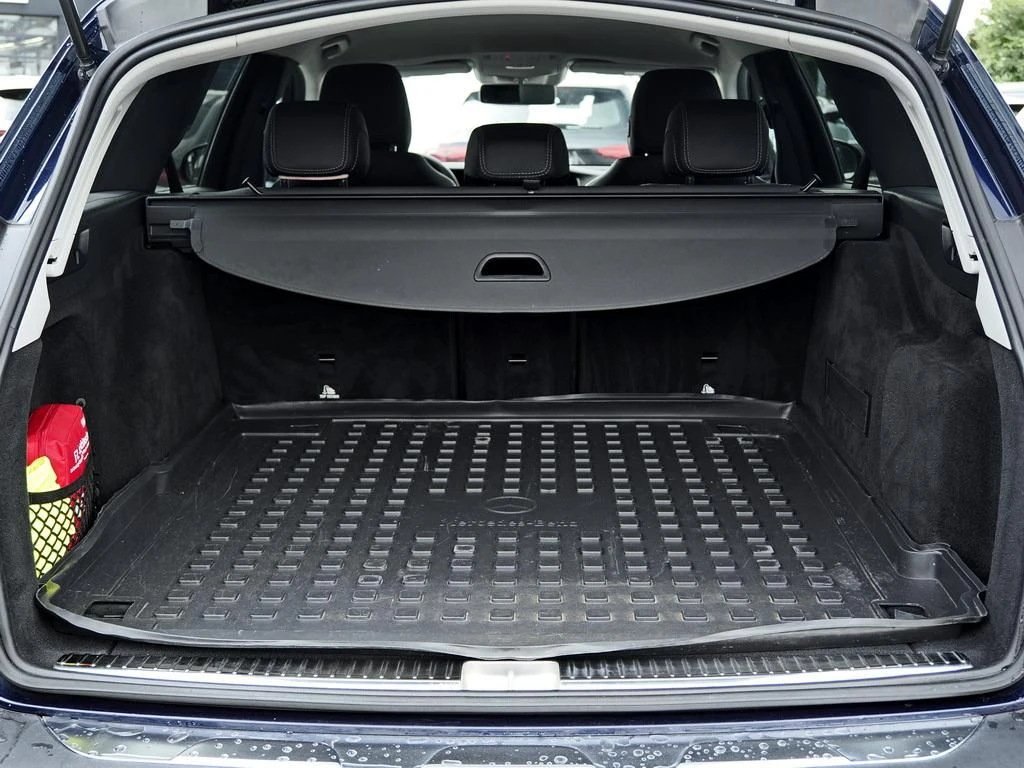 Mercedes-Benz-E-Klasse 220-image-14