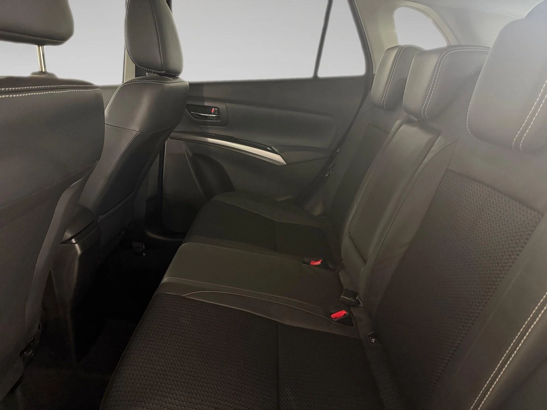 Suzuki-S-Cross-image-10