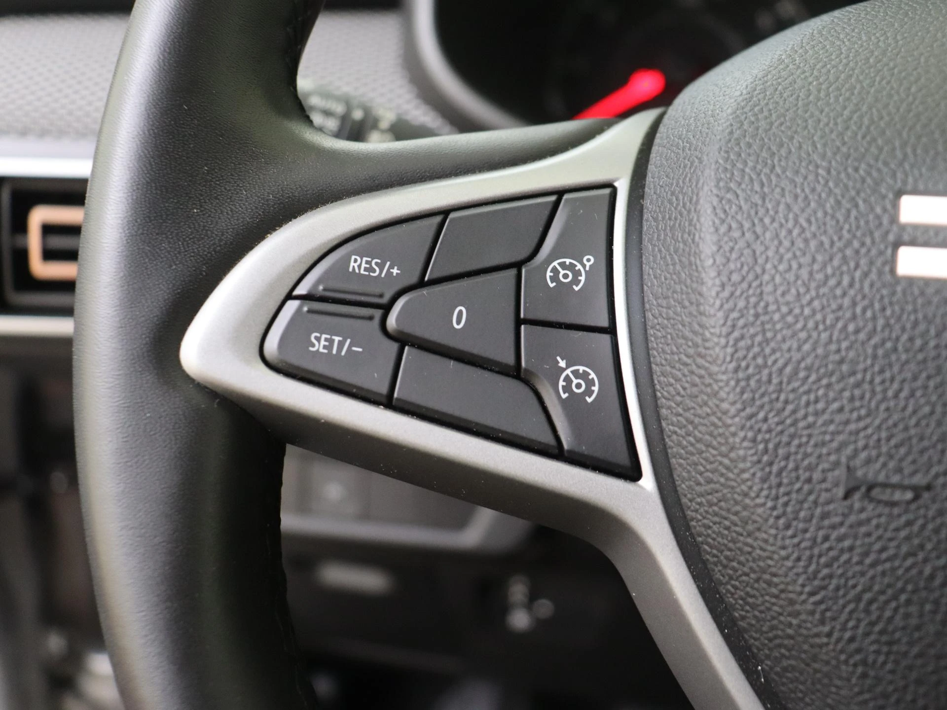 Dacia-Sandero Stepway-image-11