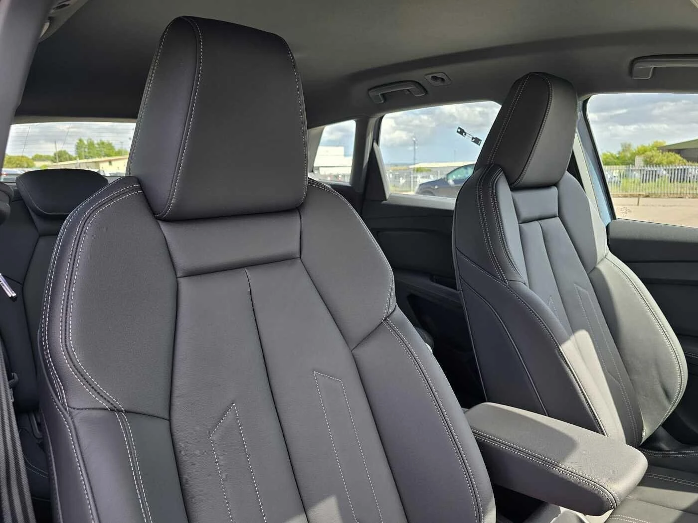 Audi-Q4 e-tron-image-14