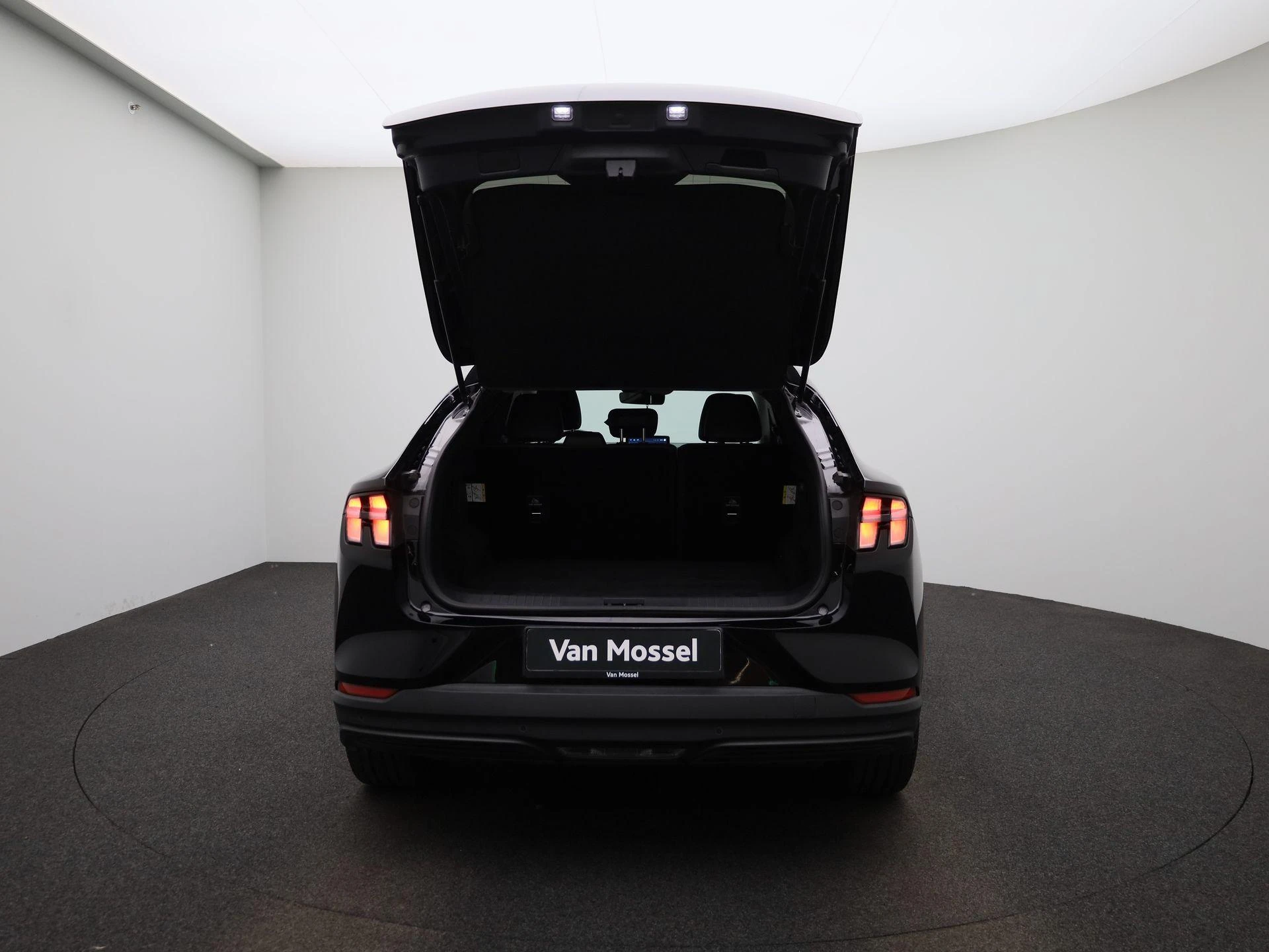 Ford Mustang Mach-E 72kWh Standard Range RWD