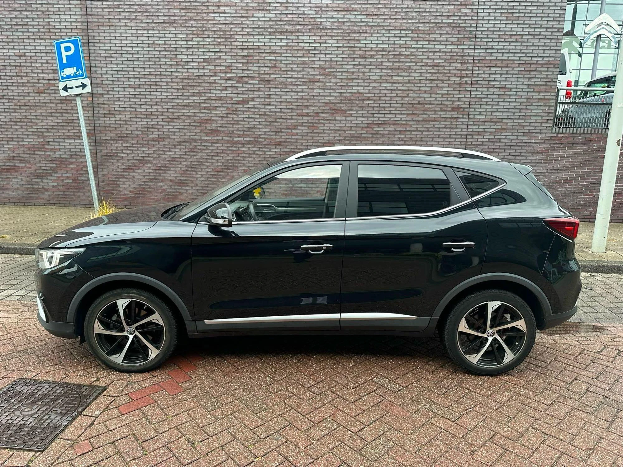 MG-ZS EV-image-6