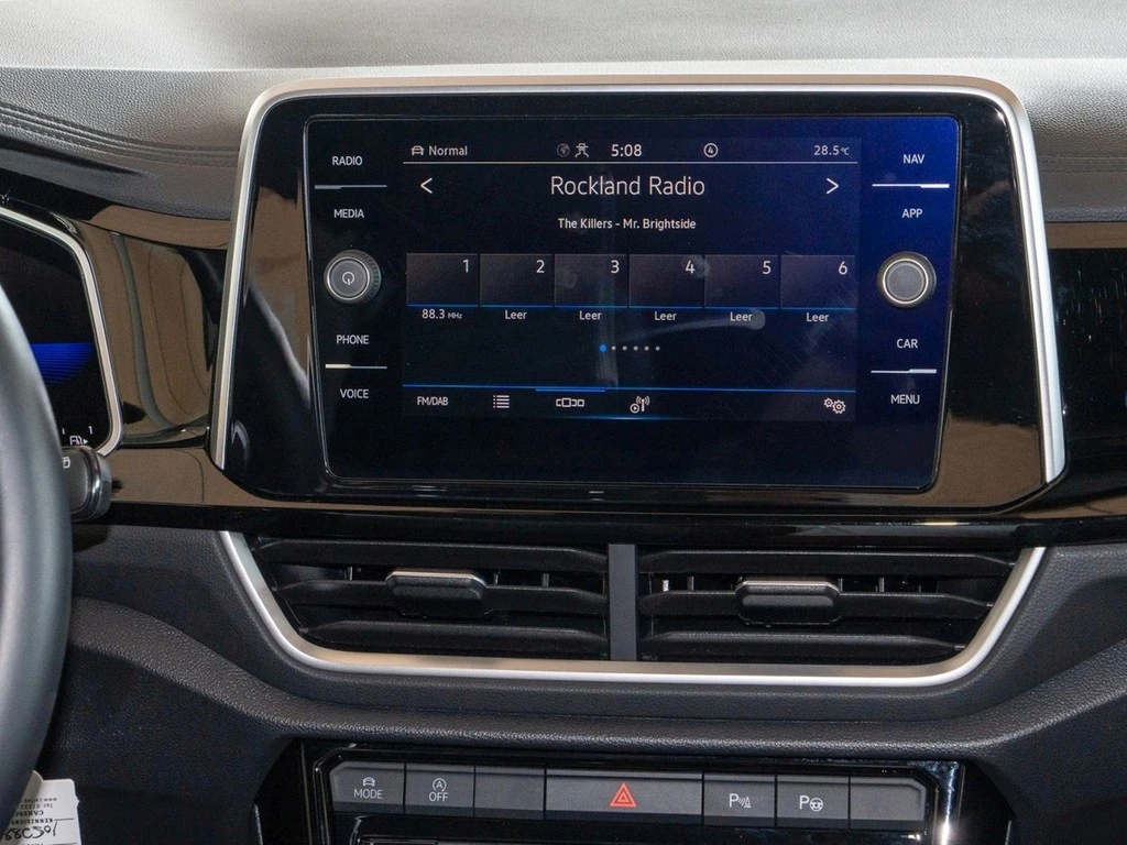 Volkswagen-T-Roc-image-13