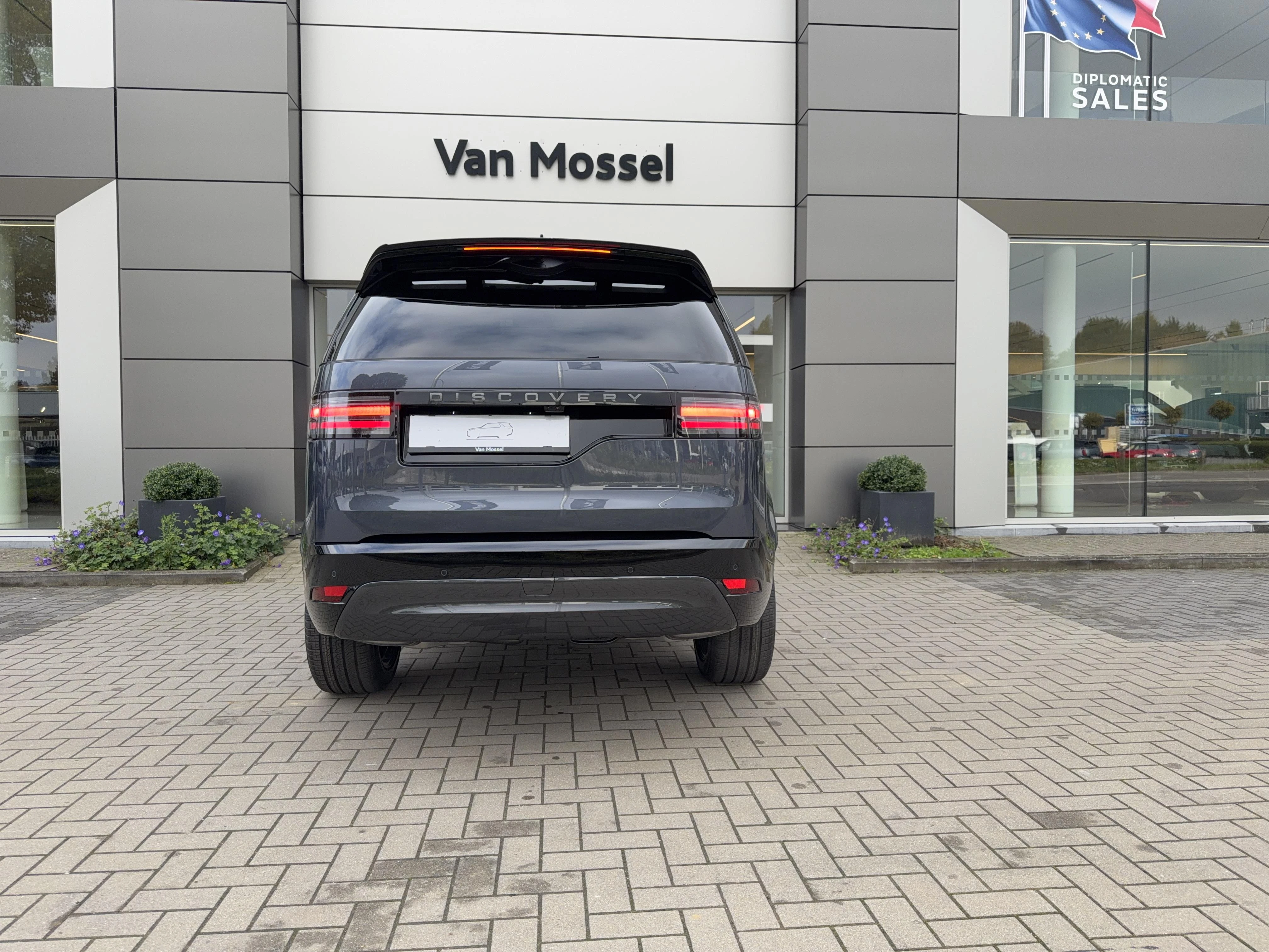 Land Rover-Discovery-image-6