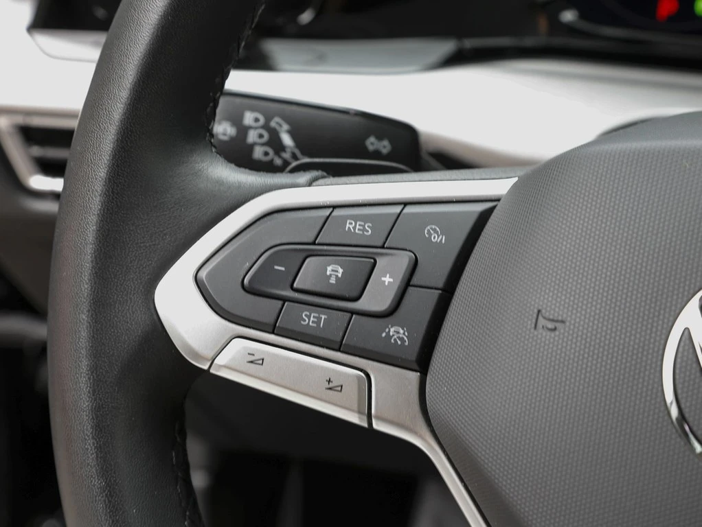 Volkswagen-Golf-image-15