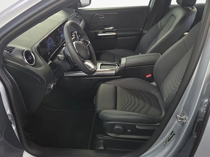 Mercedes-Benz GLA 200 PROGRESSIVE AHK SHZ MBUX NAVI KLIMA Progressive