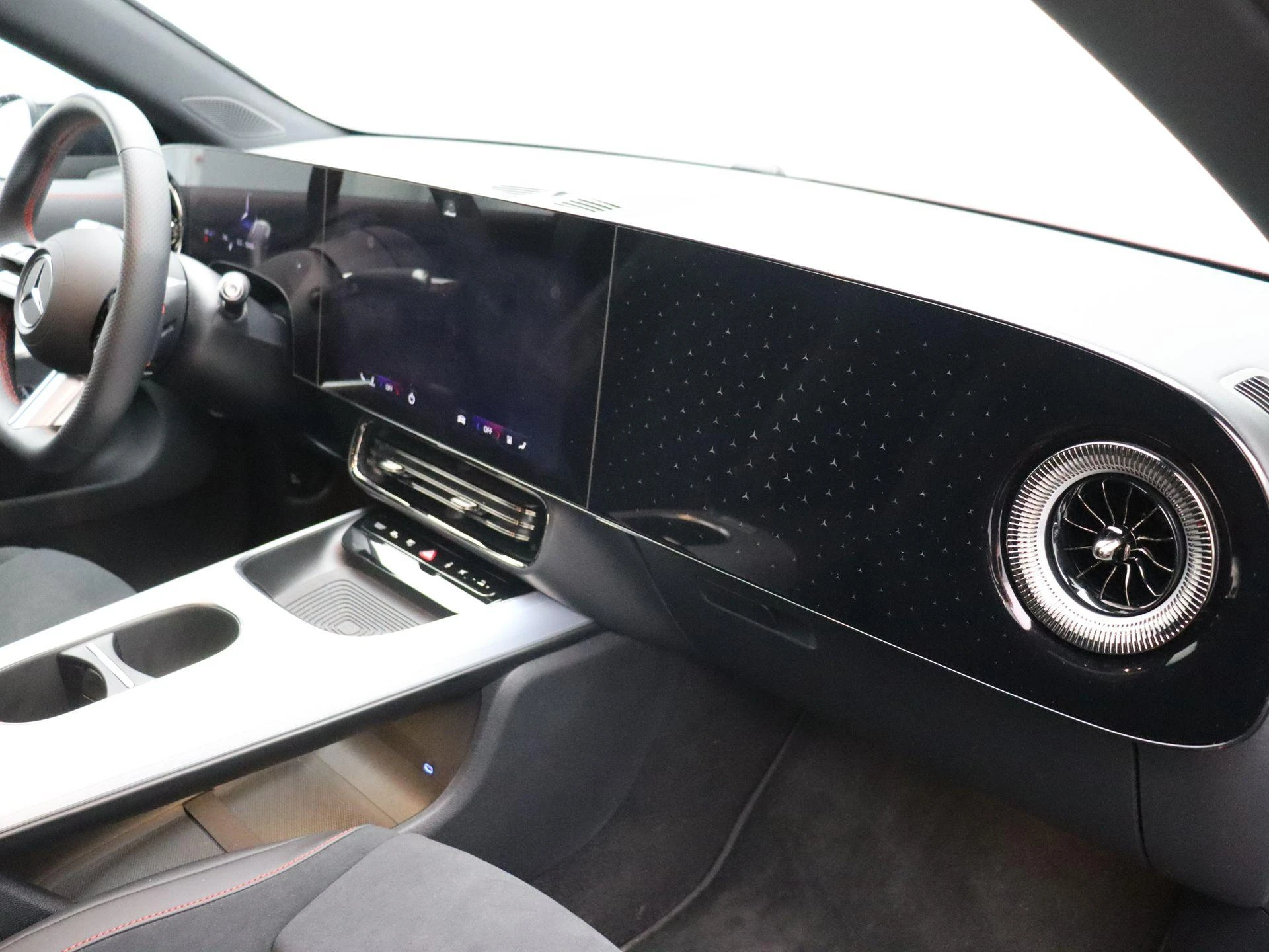 Mercedes-Benz CLA 250+ SPORT EDITION + MULTIBEAM LED + PANO +