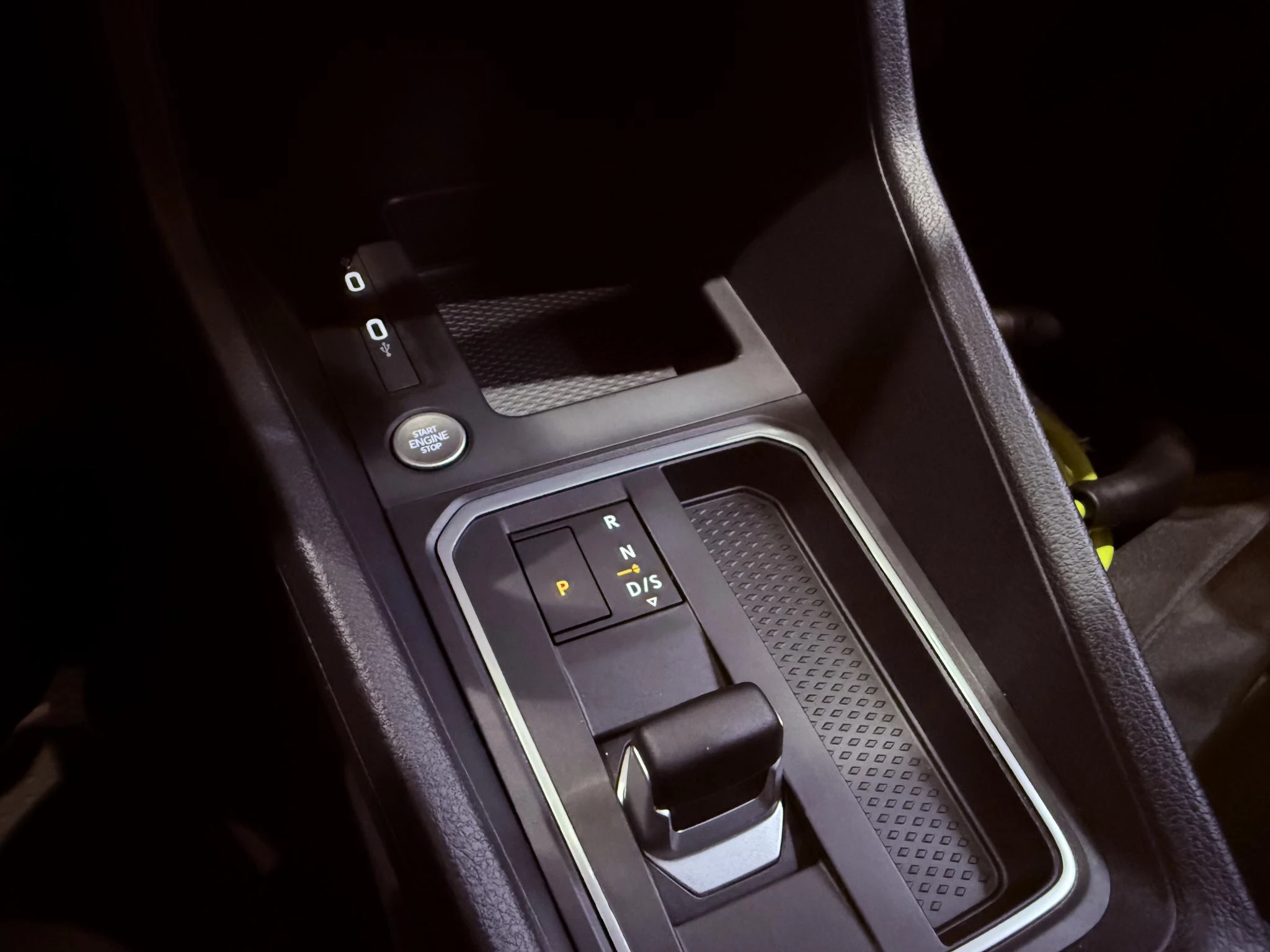 Ford-Transit Connect-image-11