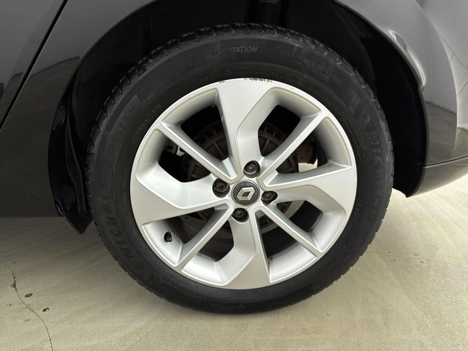 Renault-Clio-image-8