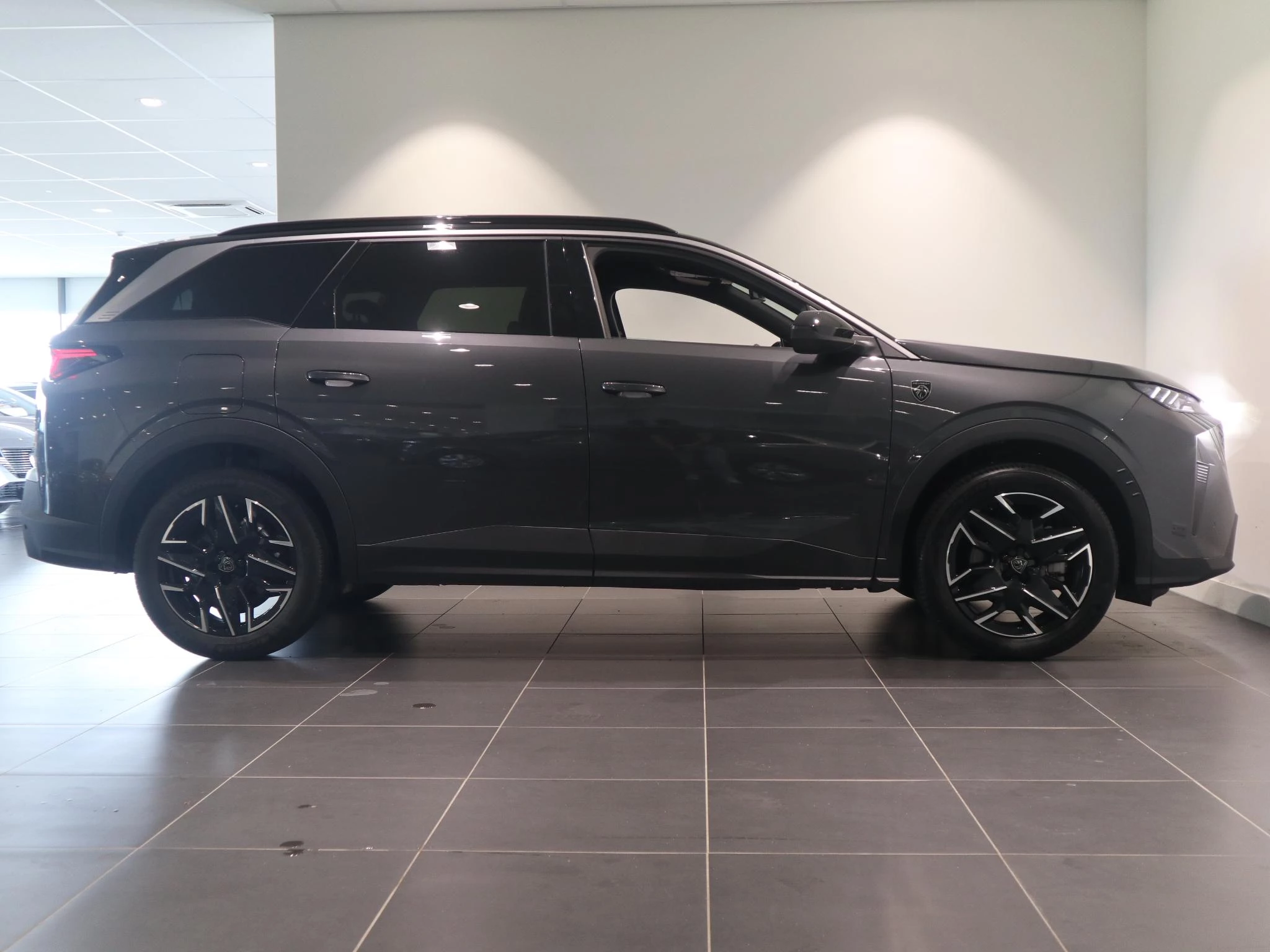 Peugeot-5008-image-6