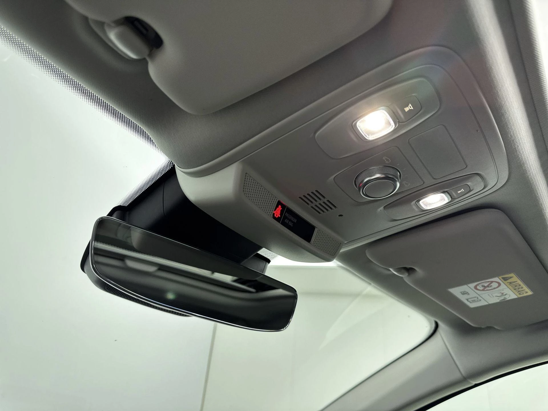 Renault-Megane E-Tech-image-26