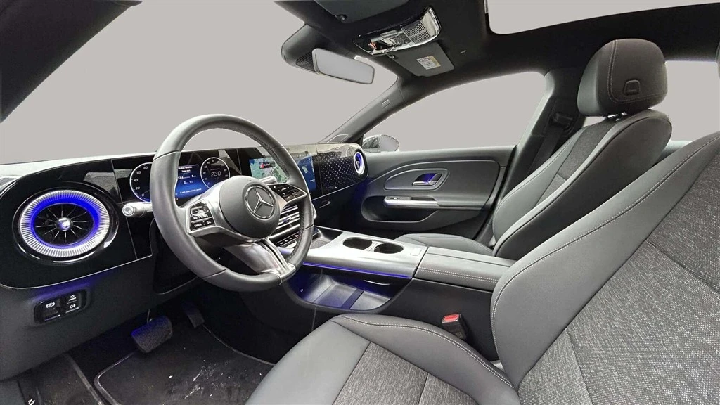 Mercedes-Benz-CLA-image-9