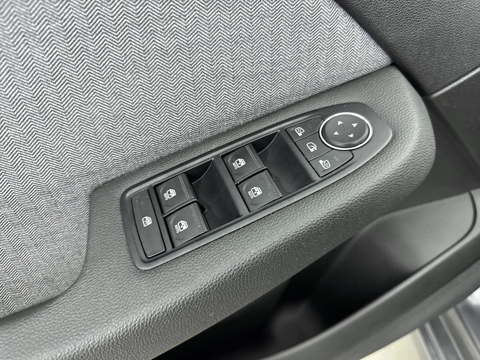 Renault-Clio-image-12