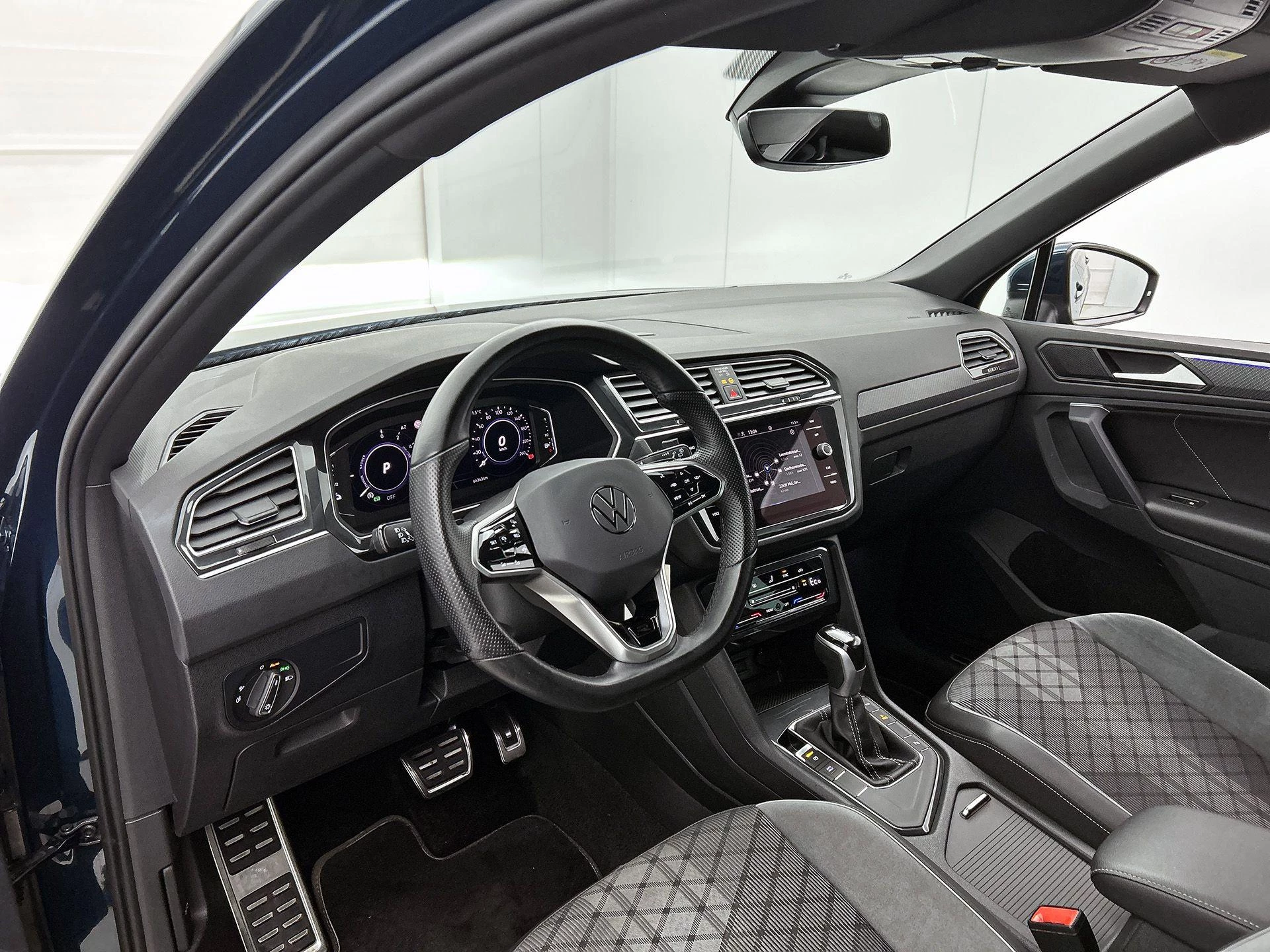 Volkswagen-Tiguan-image-18