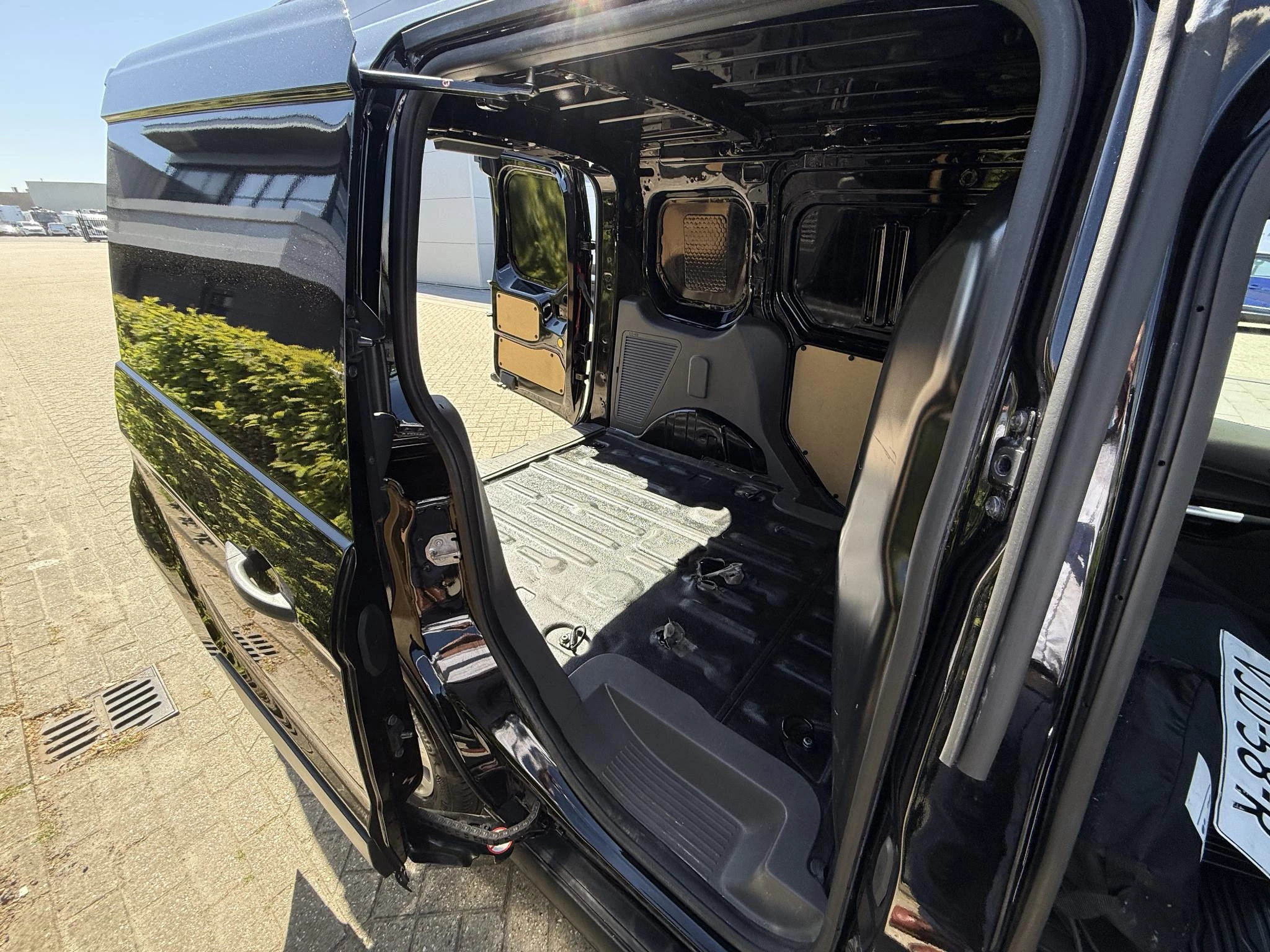 Ford-Transit Connect-image-15