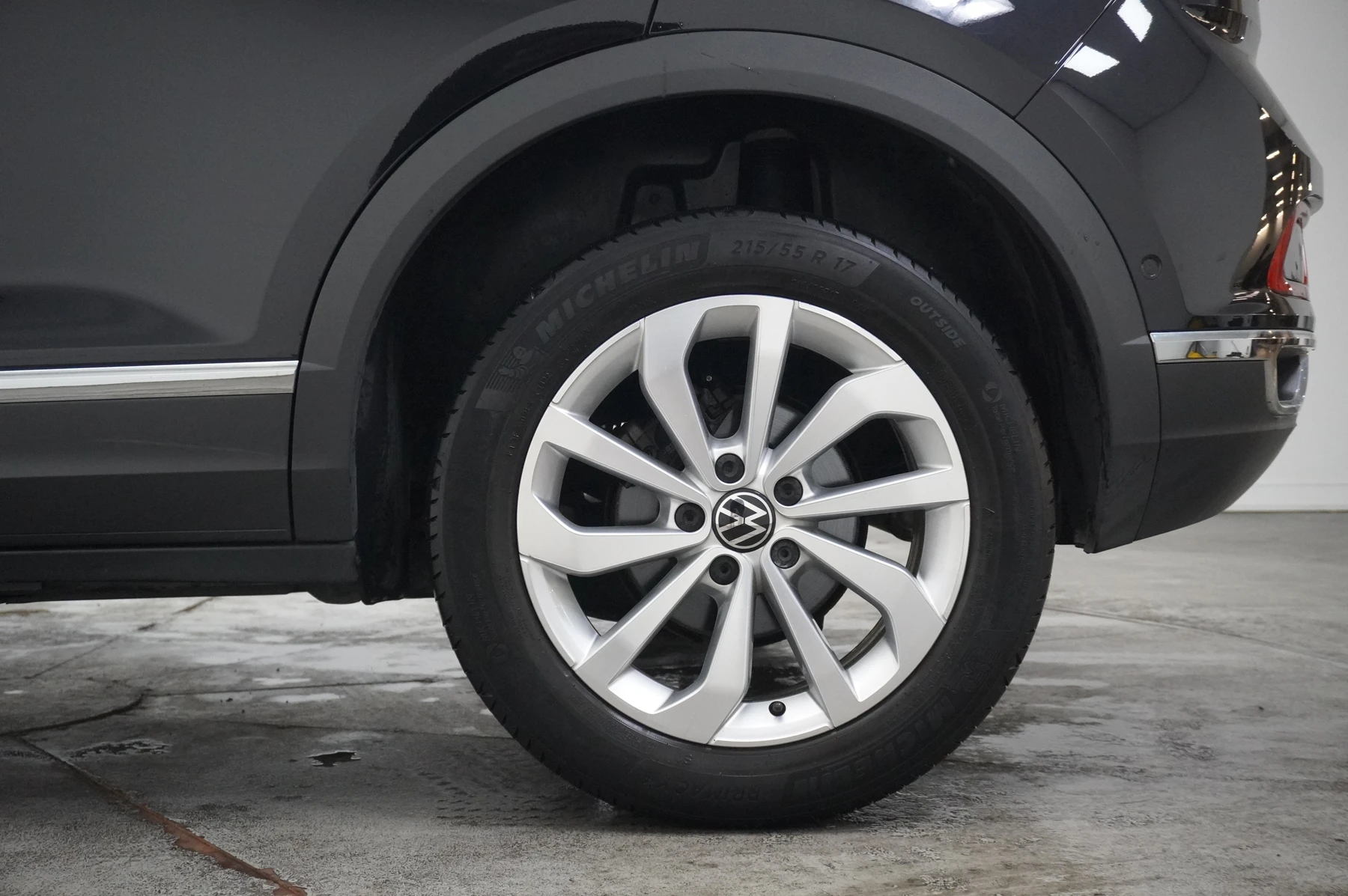 Volkswagen-T-Roc-image-18