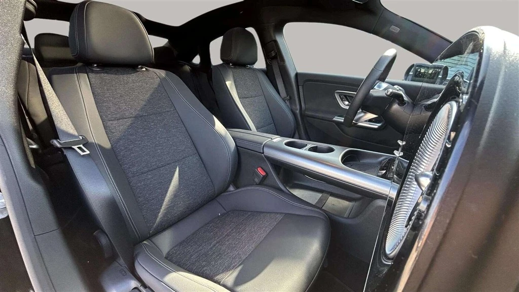 Mercedes-Benz-CLA-image-19