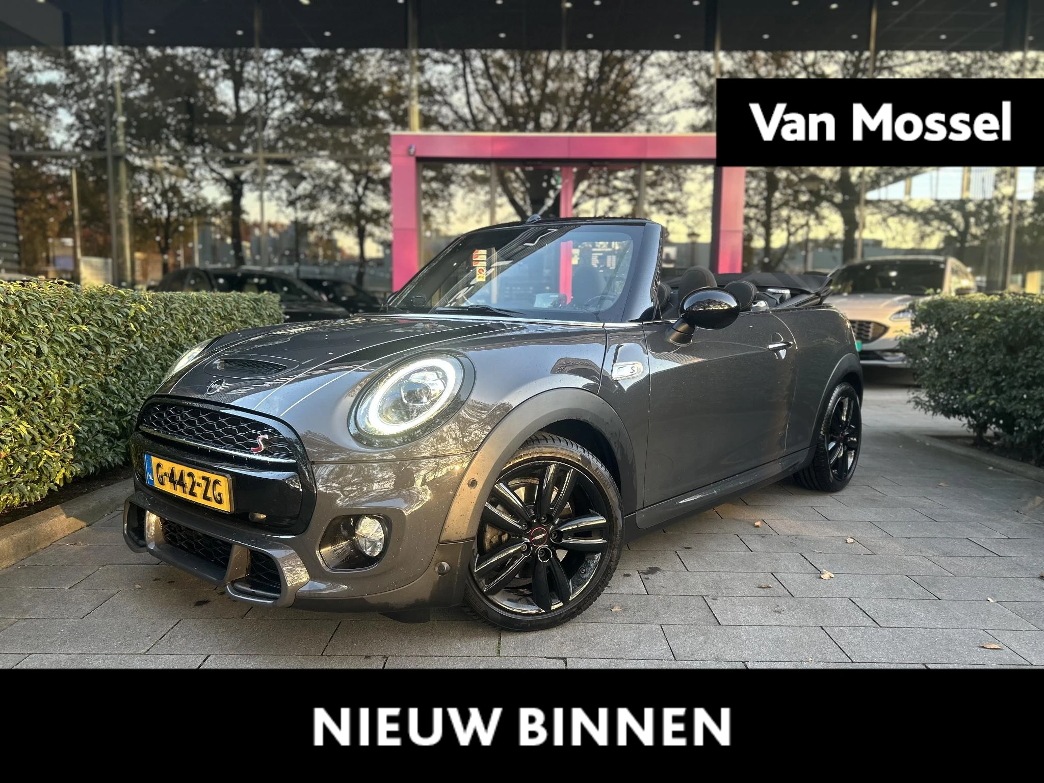 MINI-Cooper S Cabrio-image-0